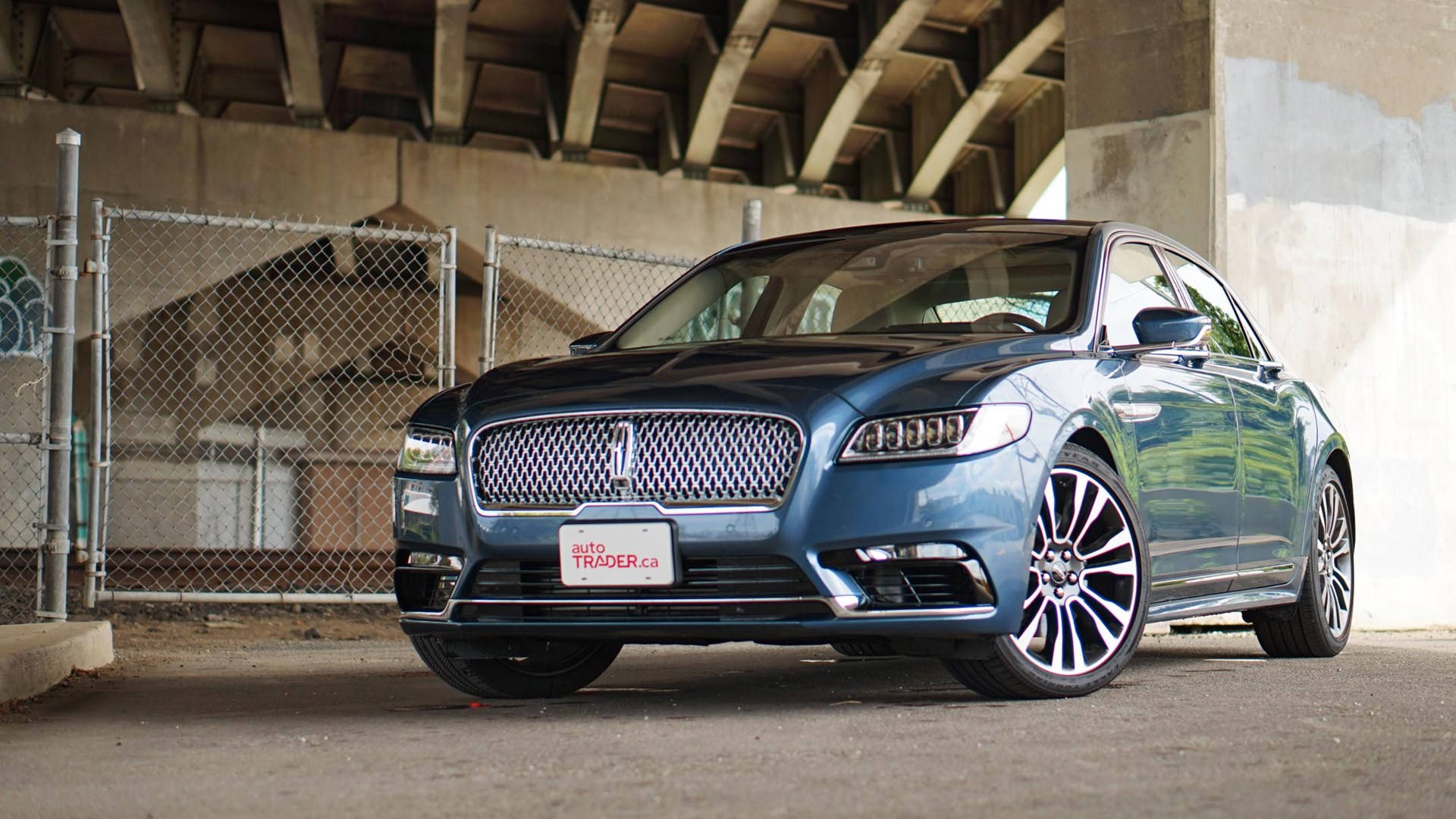 2020 Lincoln Continental: фото автомобиля Обои