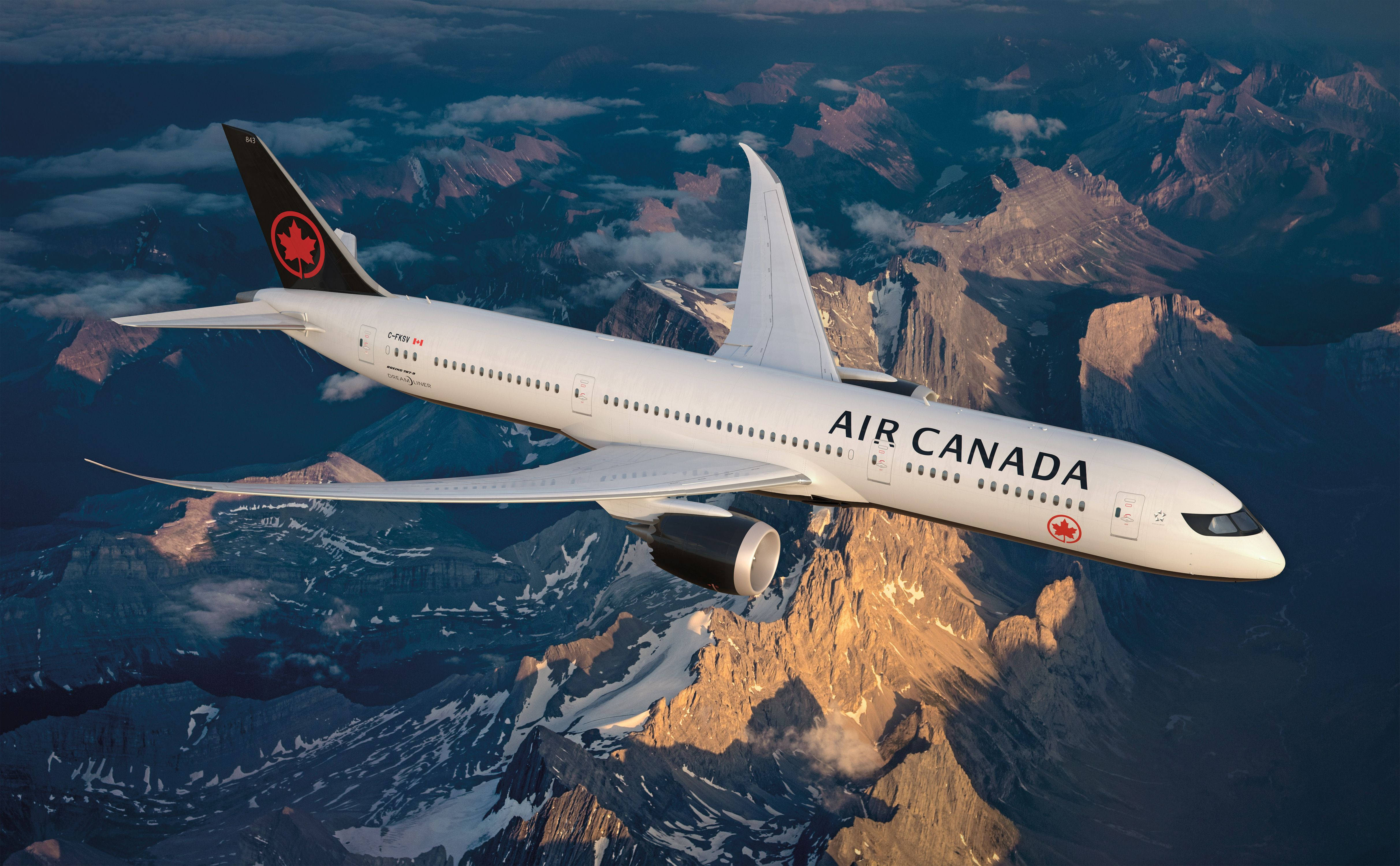 Air Canada над горами Обои