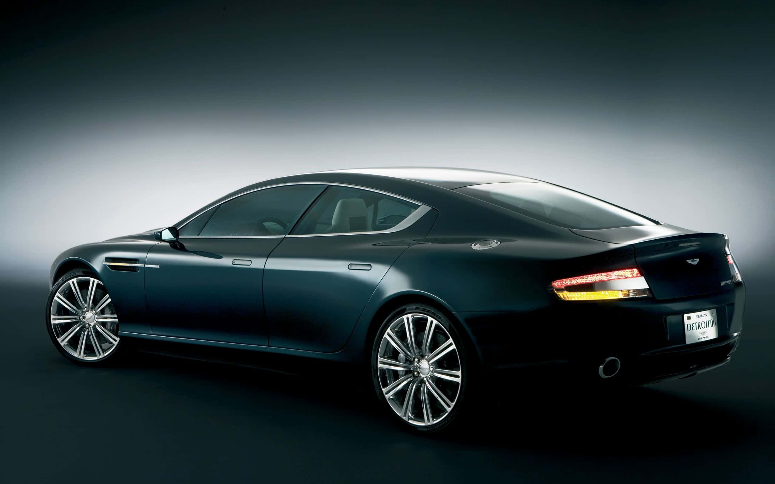 Aston Martin Rapide S — роскошь встречается с производительностью Обои