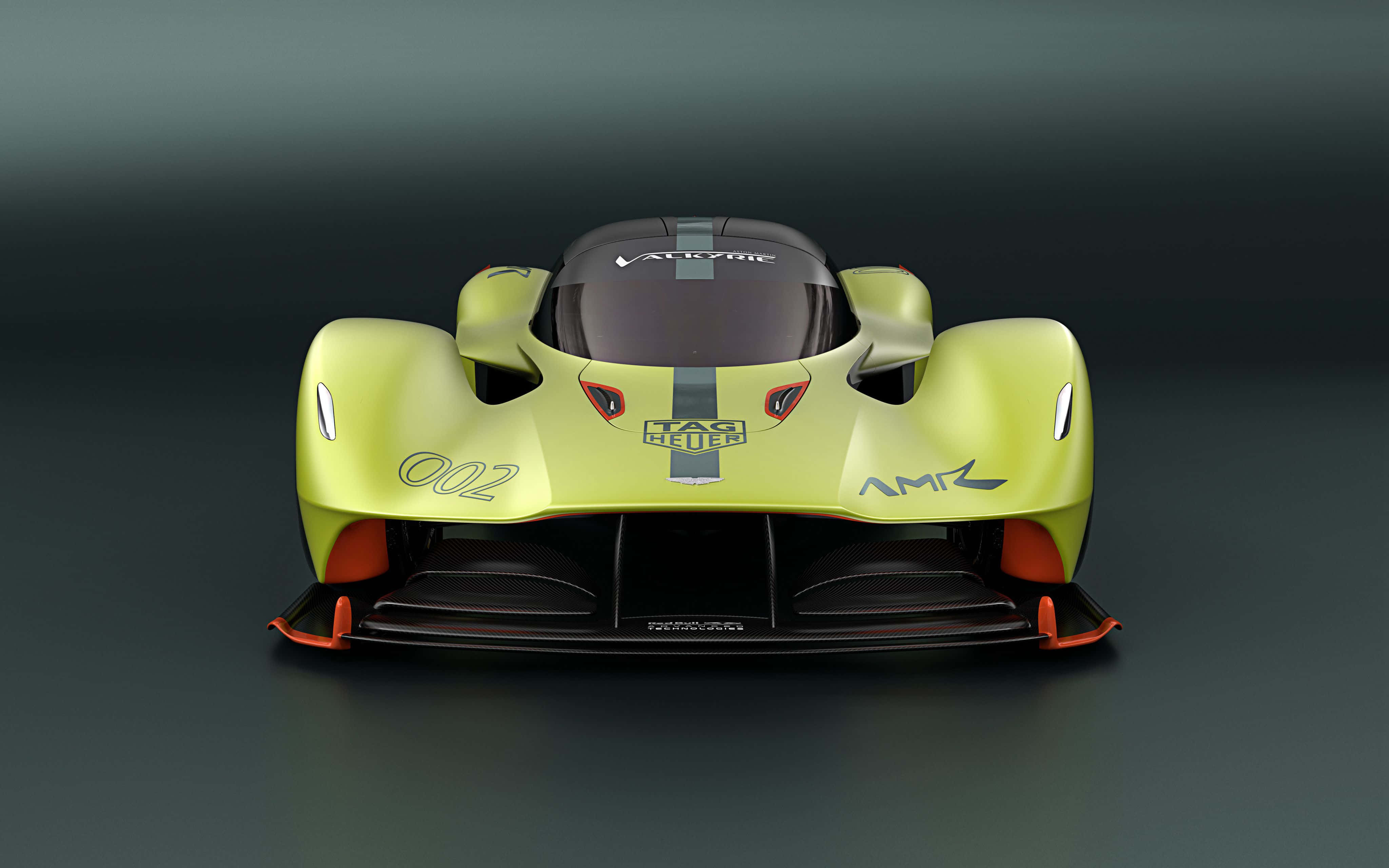 Aston Martin Valkyrie на гоночном треке Обои