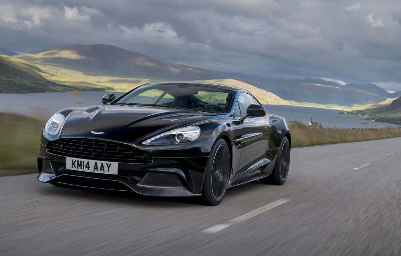 Aston Martin Vanquish — роскошный спортивный автомобиль Обои