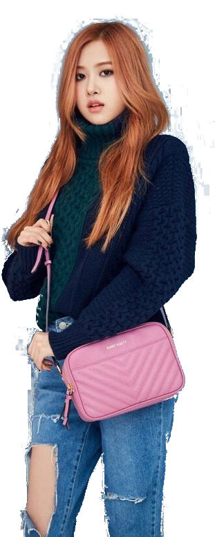Участница Blackpink в модной позе с сумкой Обои