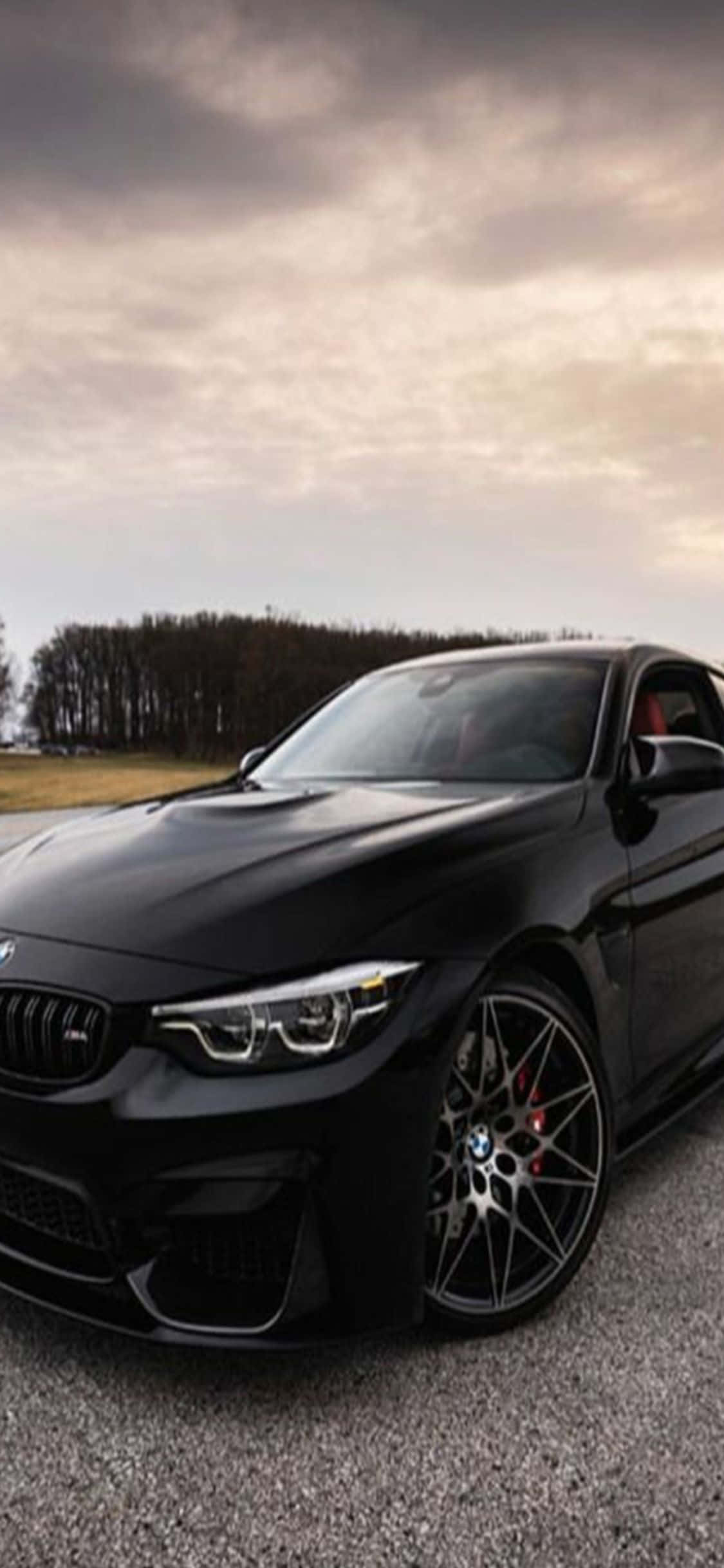 BMW M4 Coupe и iPhone X: Идеальное сочетание Обои
