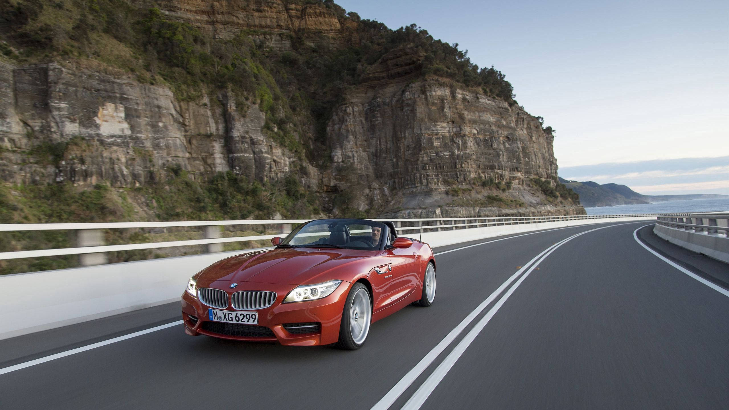 Темно-оранжевый BMW Z4 Обои