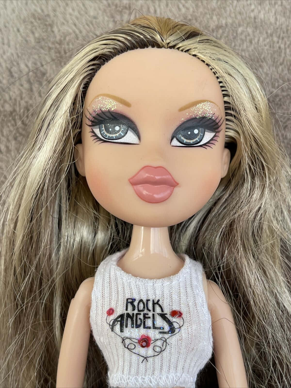 Выгляди стильно и будь яркой модницей с Bratz Обои