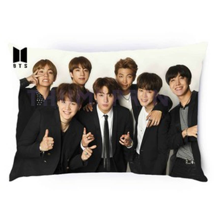 Милые подушки с BTS Обои