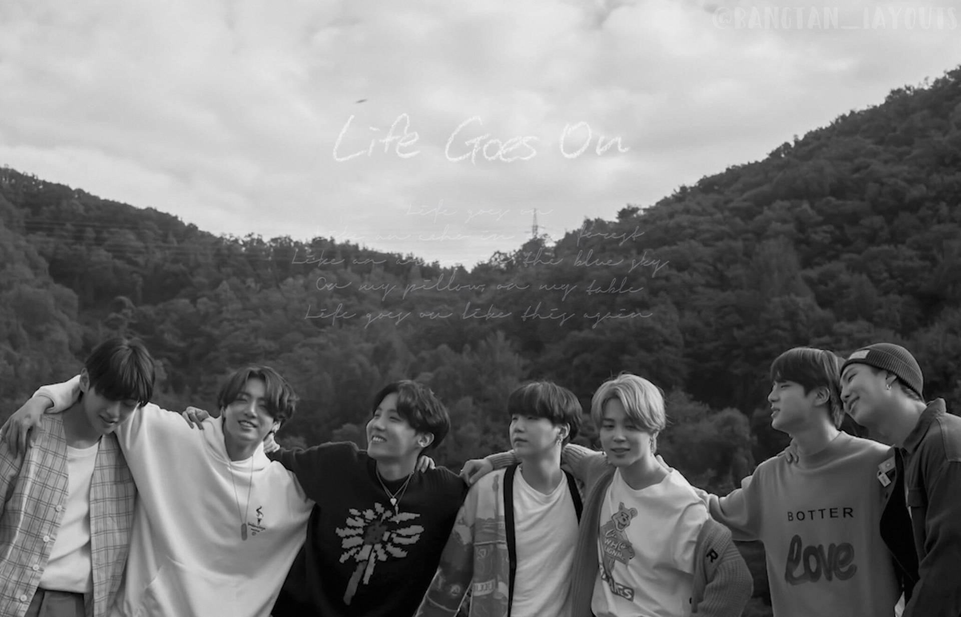 BTS Life Goes On в оттенках серого Обои
