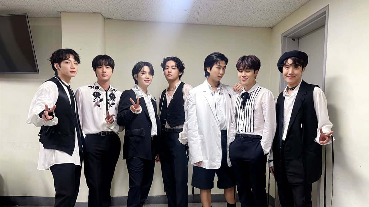 Белый черный фото BTS Обои