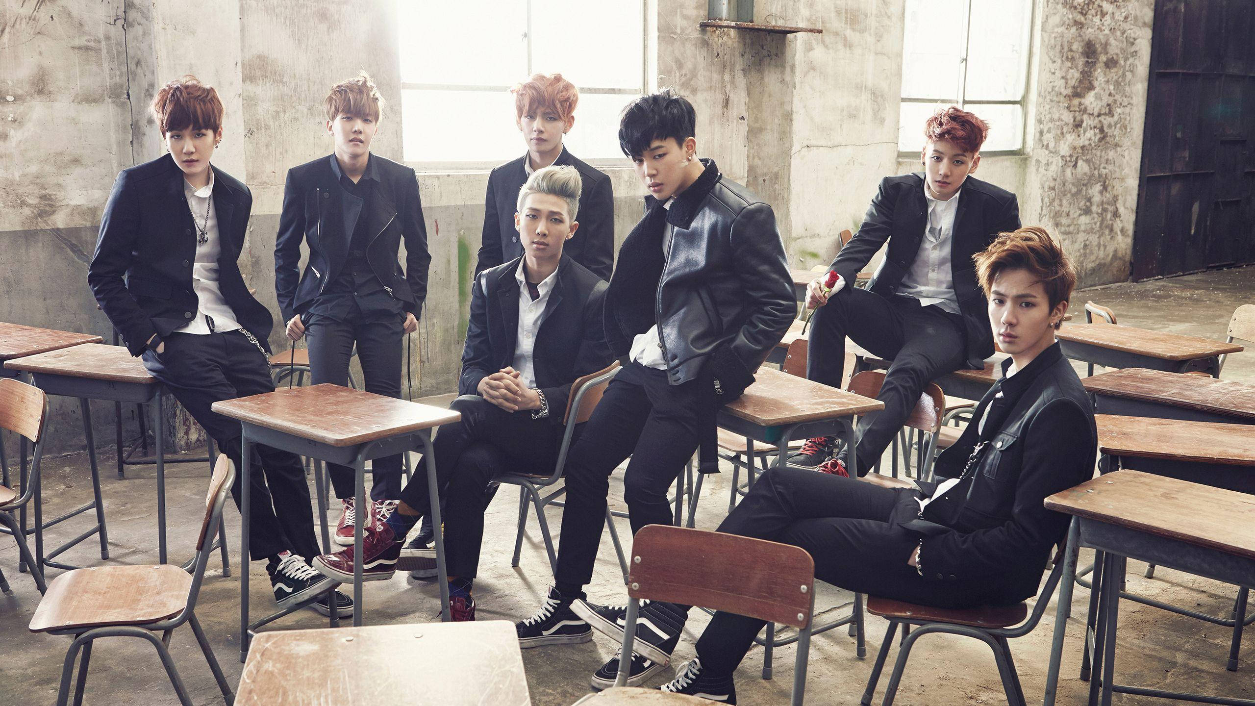 BTS Обои для рабочего стола "Boy In Luv" Сцена Обои