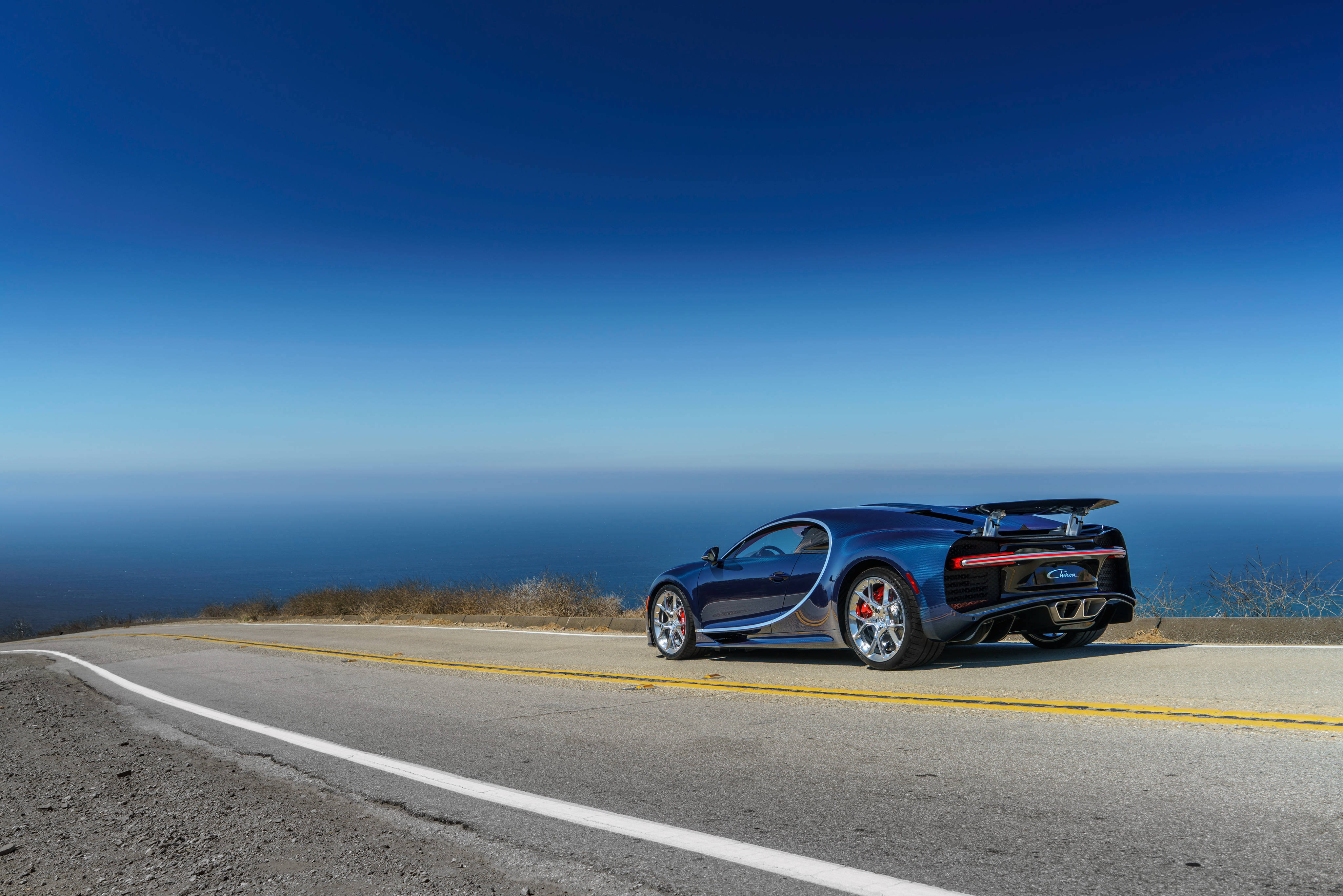 Обтекаемая Bugatti Chiron Обои