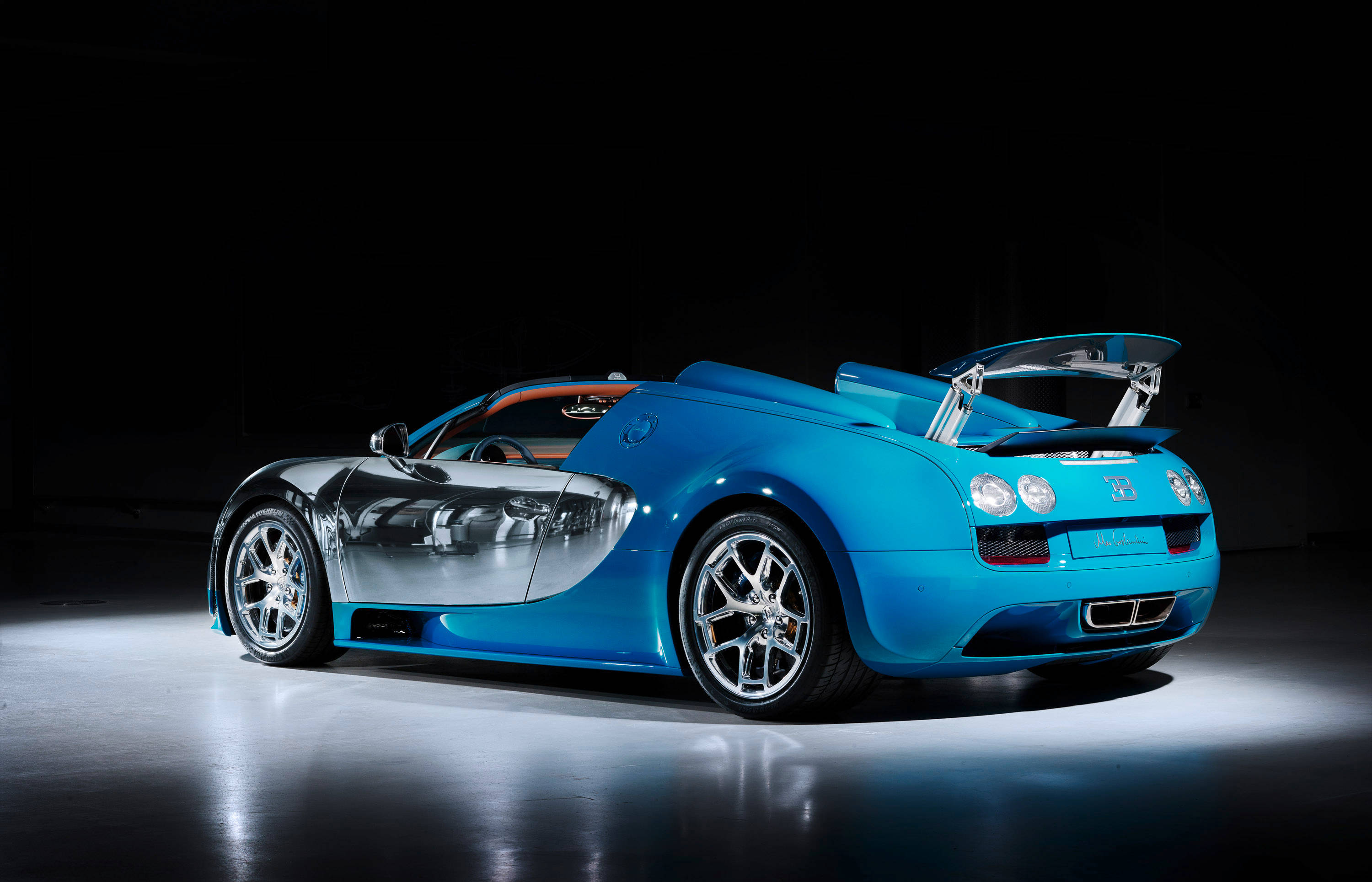 Вид сзади на Bugatti Veyron Обои