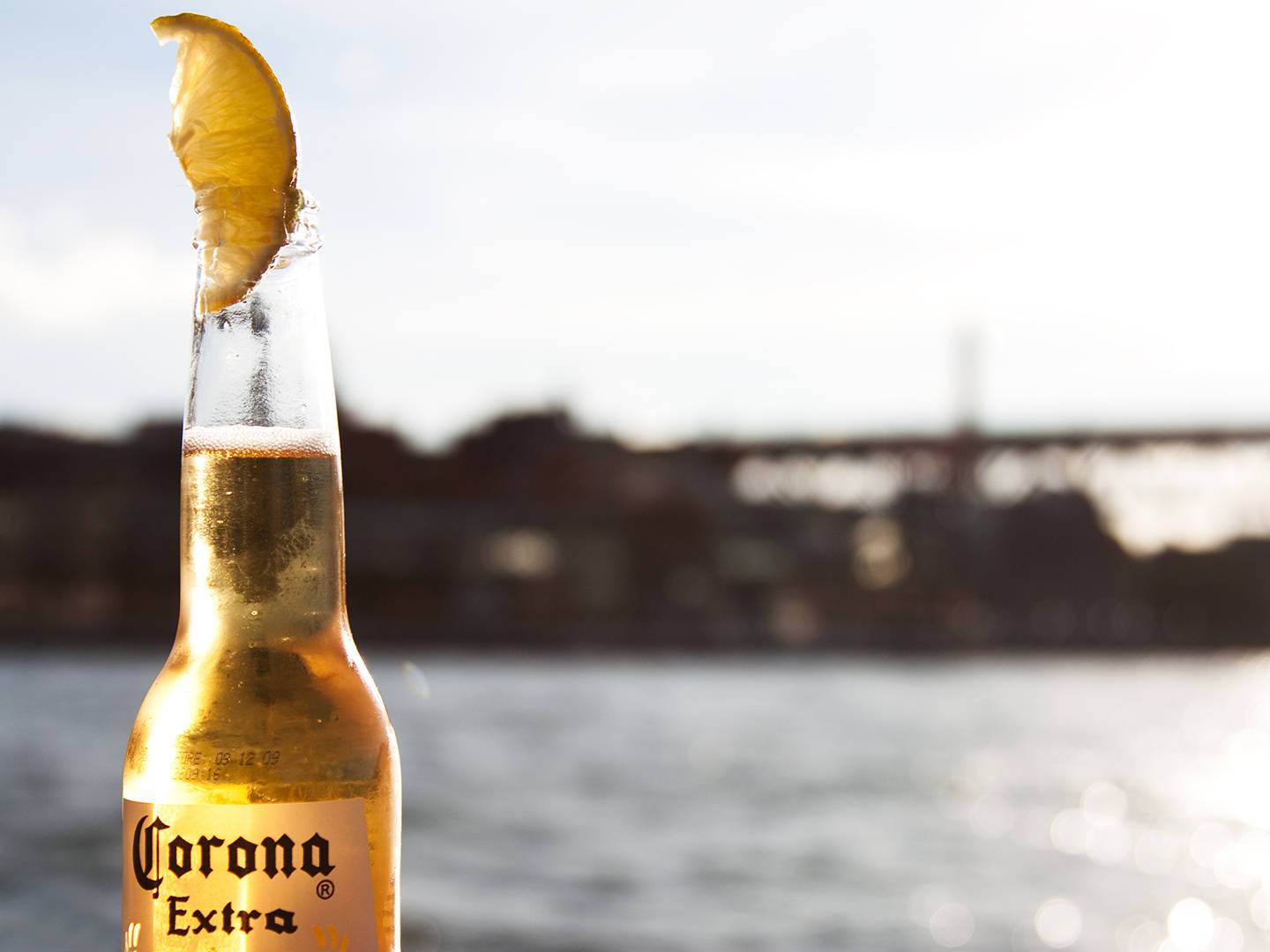 Побег к безмятежности с Corona Extra Обои