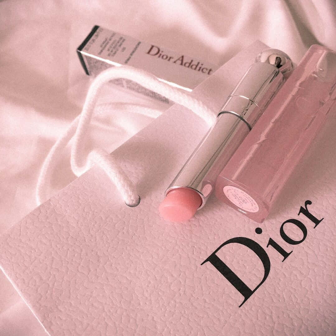 Розовая эстетика косметики Dior Обои