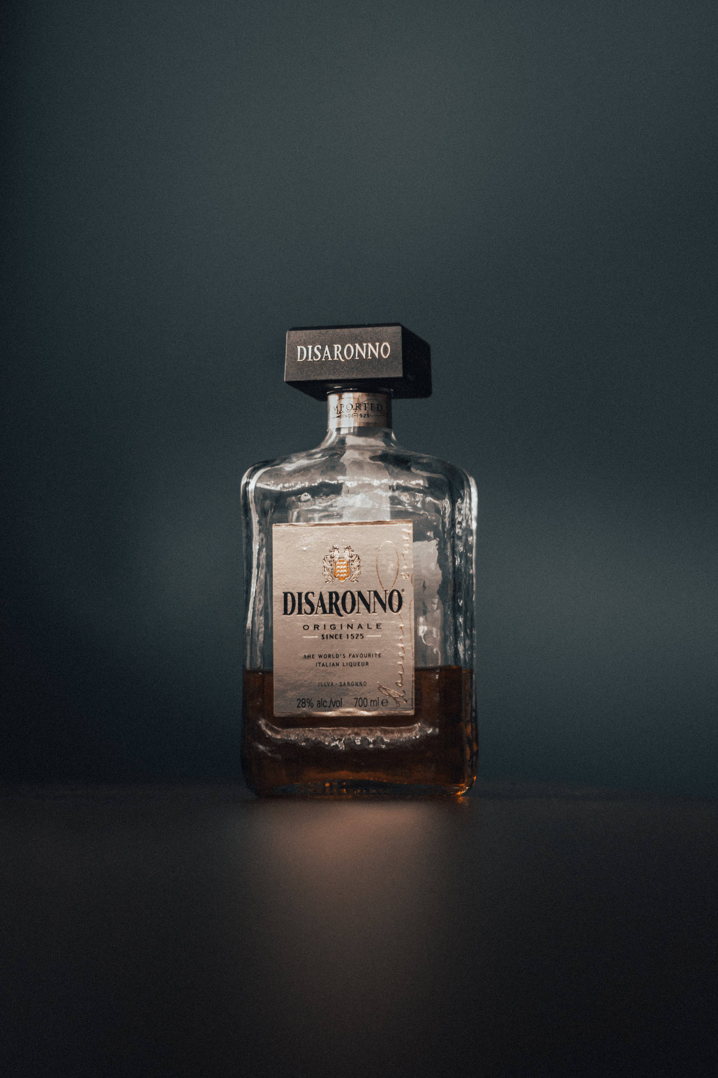 Бутылка ликера Disaronno Whiskey Обои
