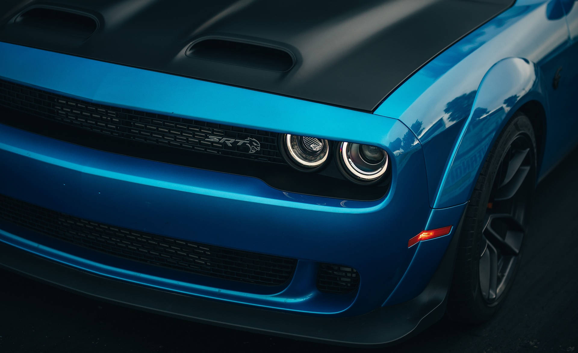 Фары синего Dodge Challenger Обои