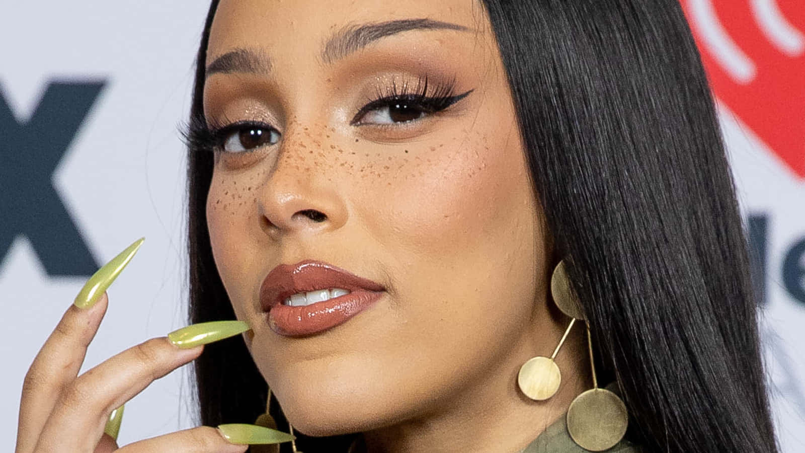 Певица и автор песен Doja Cat Обои