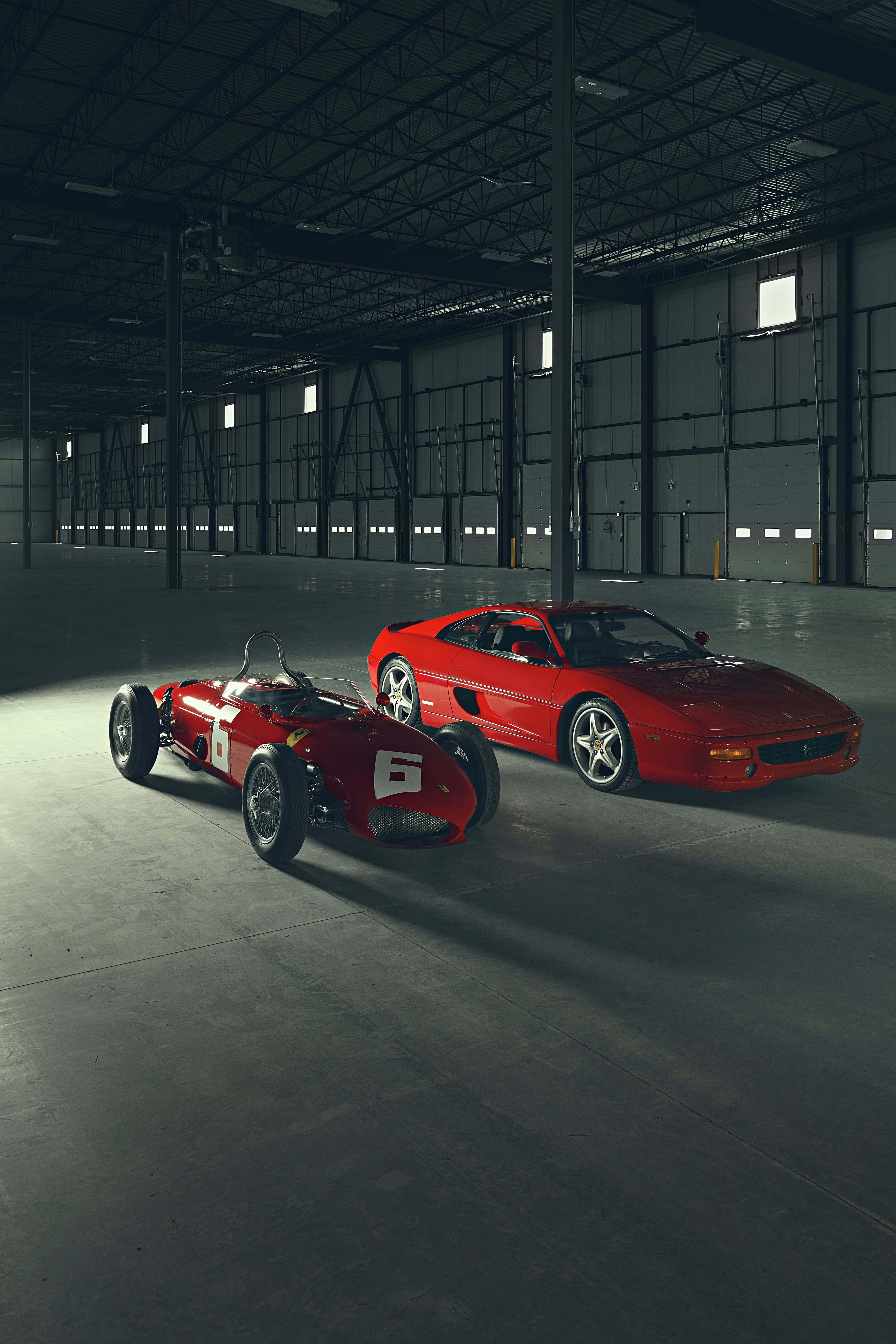 Эффектный спортивный автомобиль Ferrari Обои