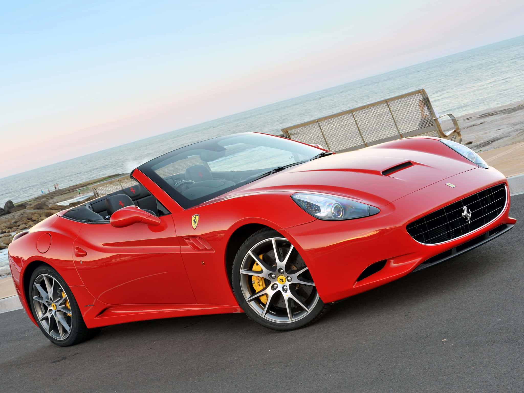 Ощутите невероятную мощь Ferrari Обои