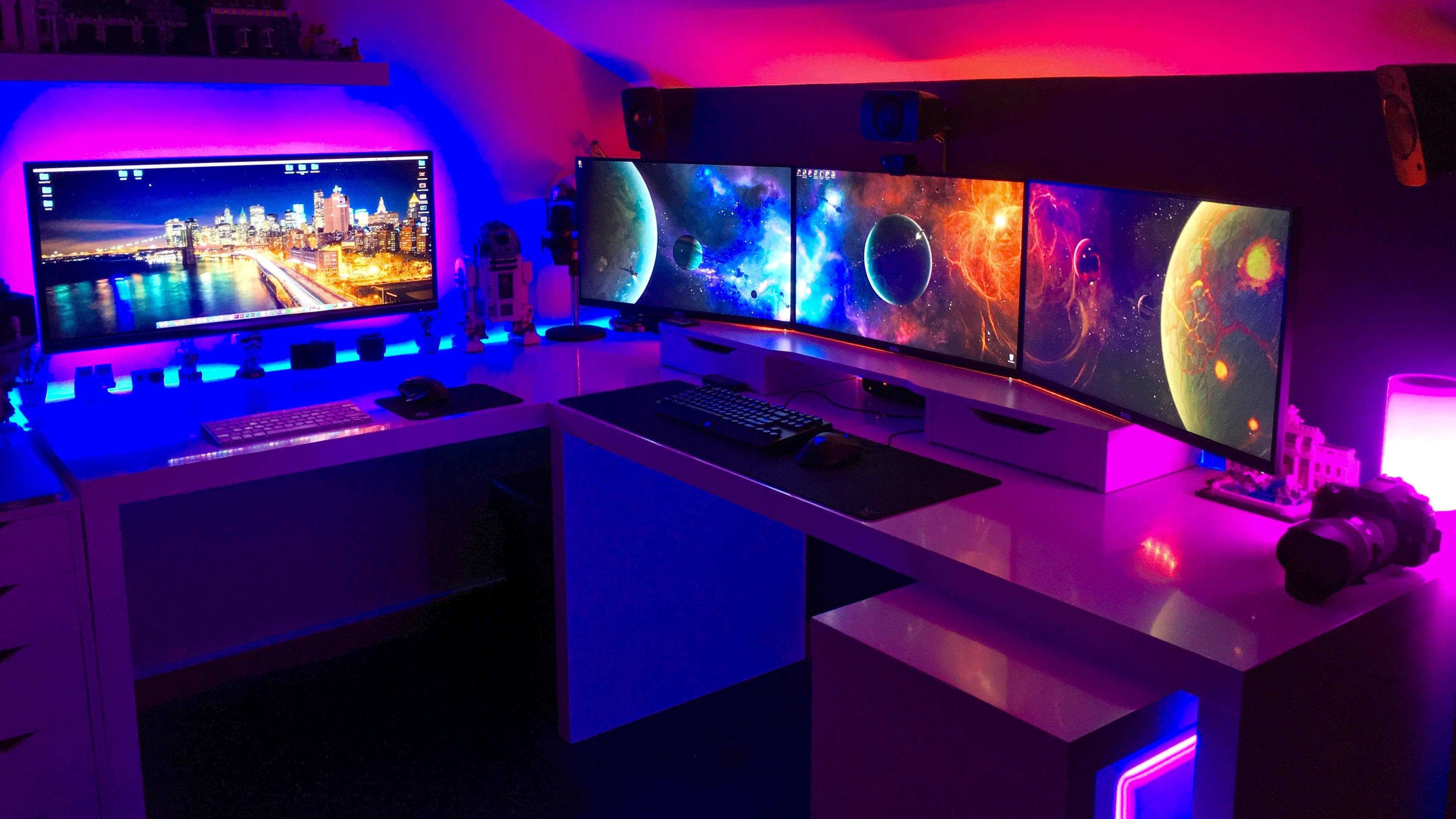 Игровая комната Galaxy Triple Desktop Обои