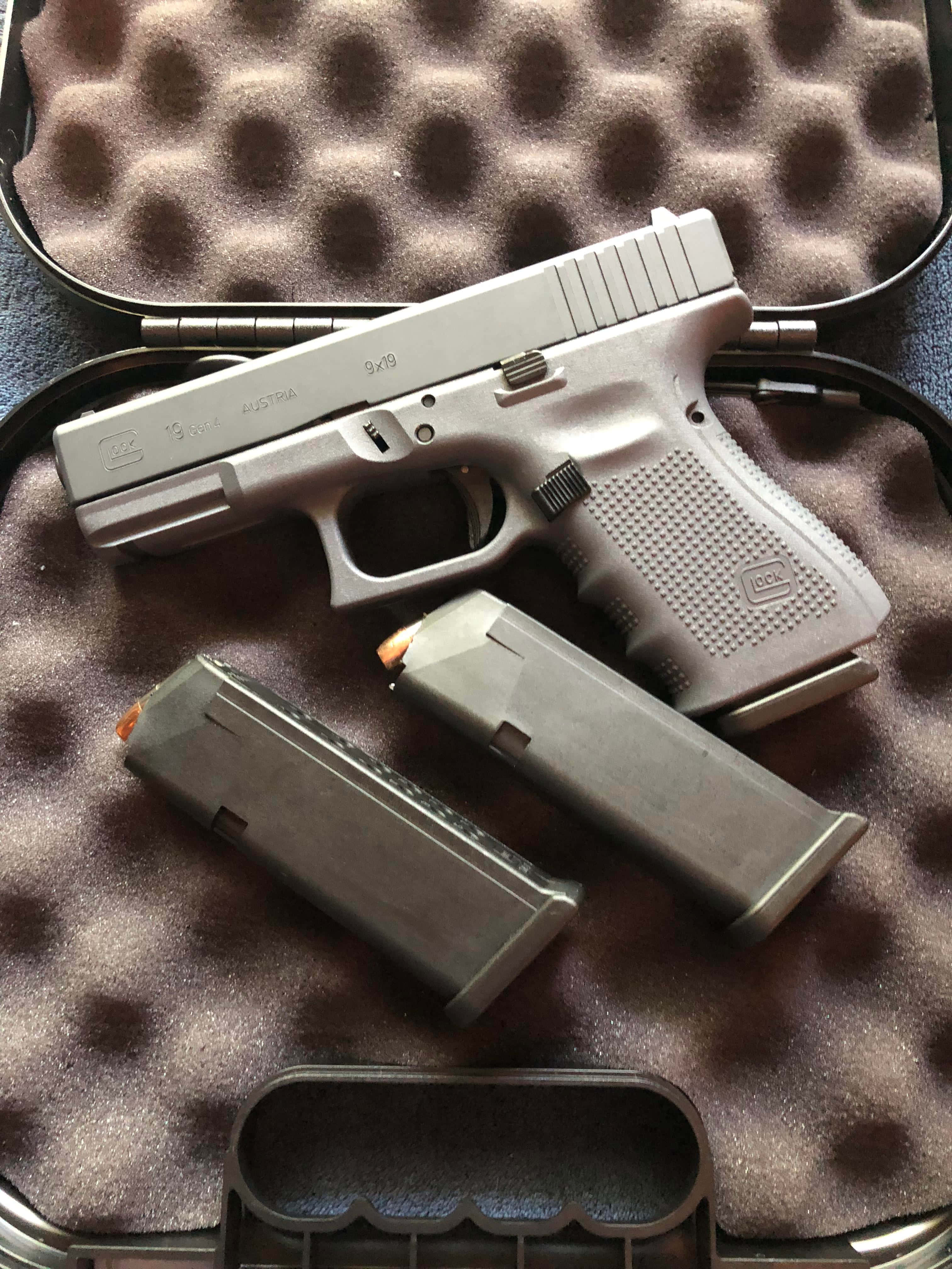 Изображение пистолета Glock 19 полуавтоматического Обои