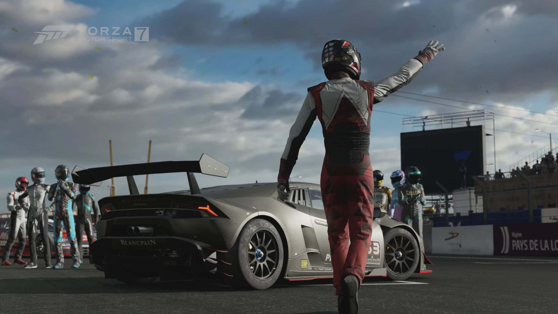 HD Forza Motorsport 7 фон и машущий гонщик Обои