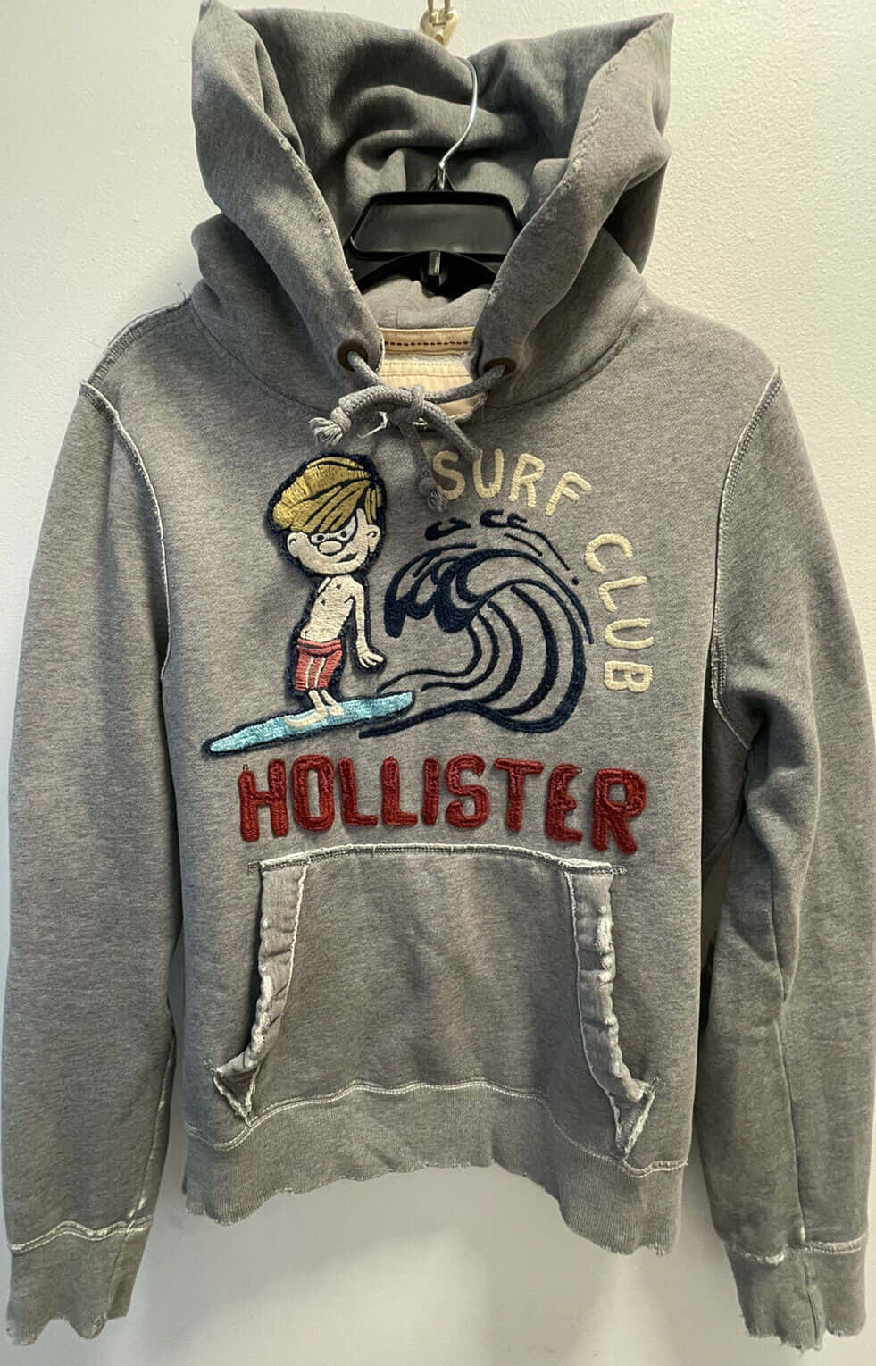 Осветите свой зимний гардероб яркими вещами от Hollister Обои