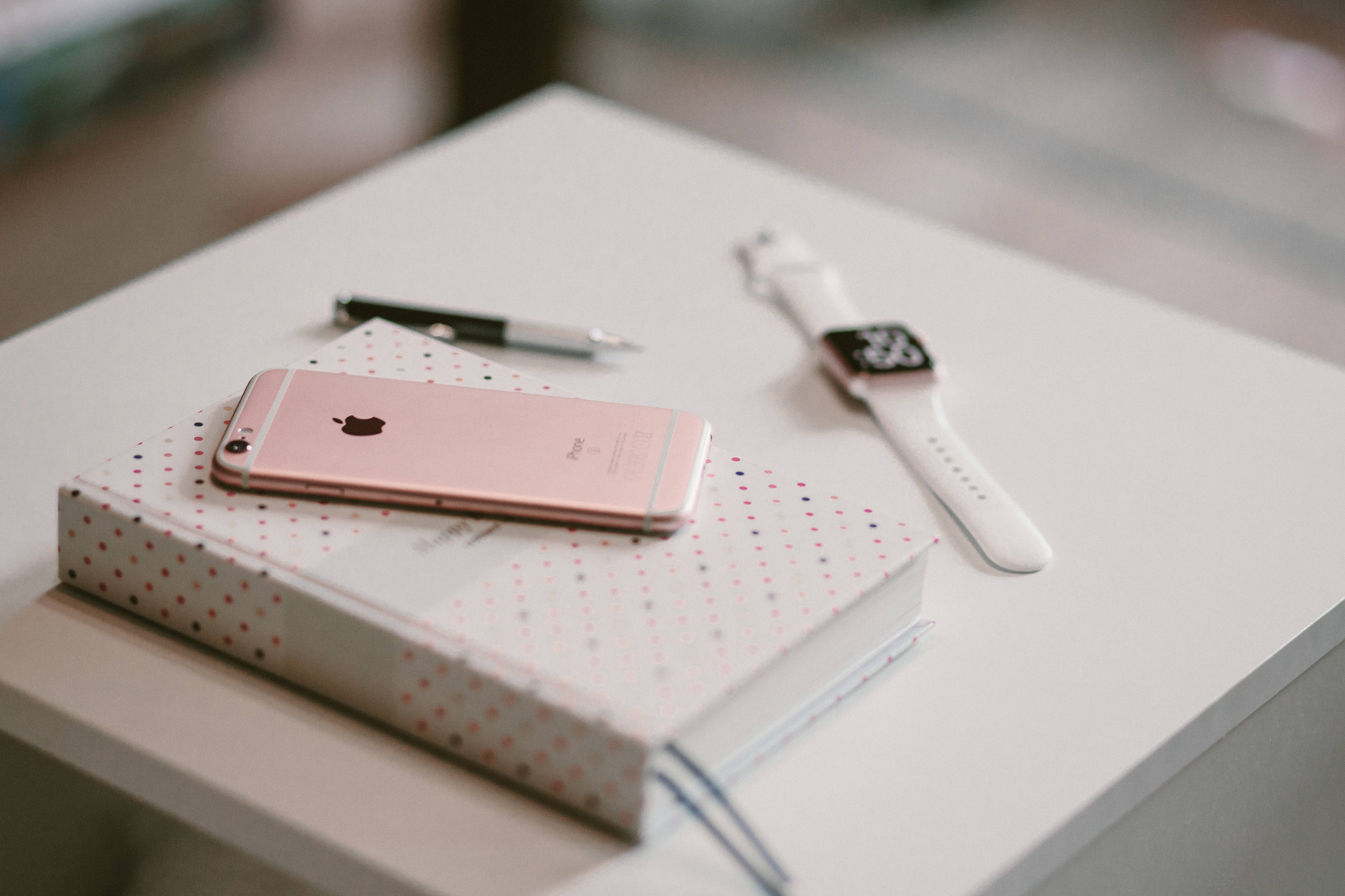 iPhone 6S розовое золото Обои