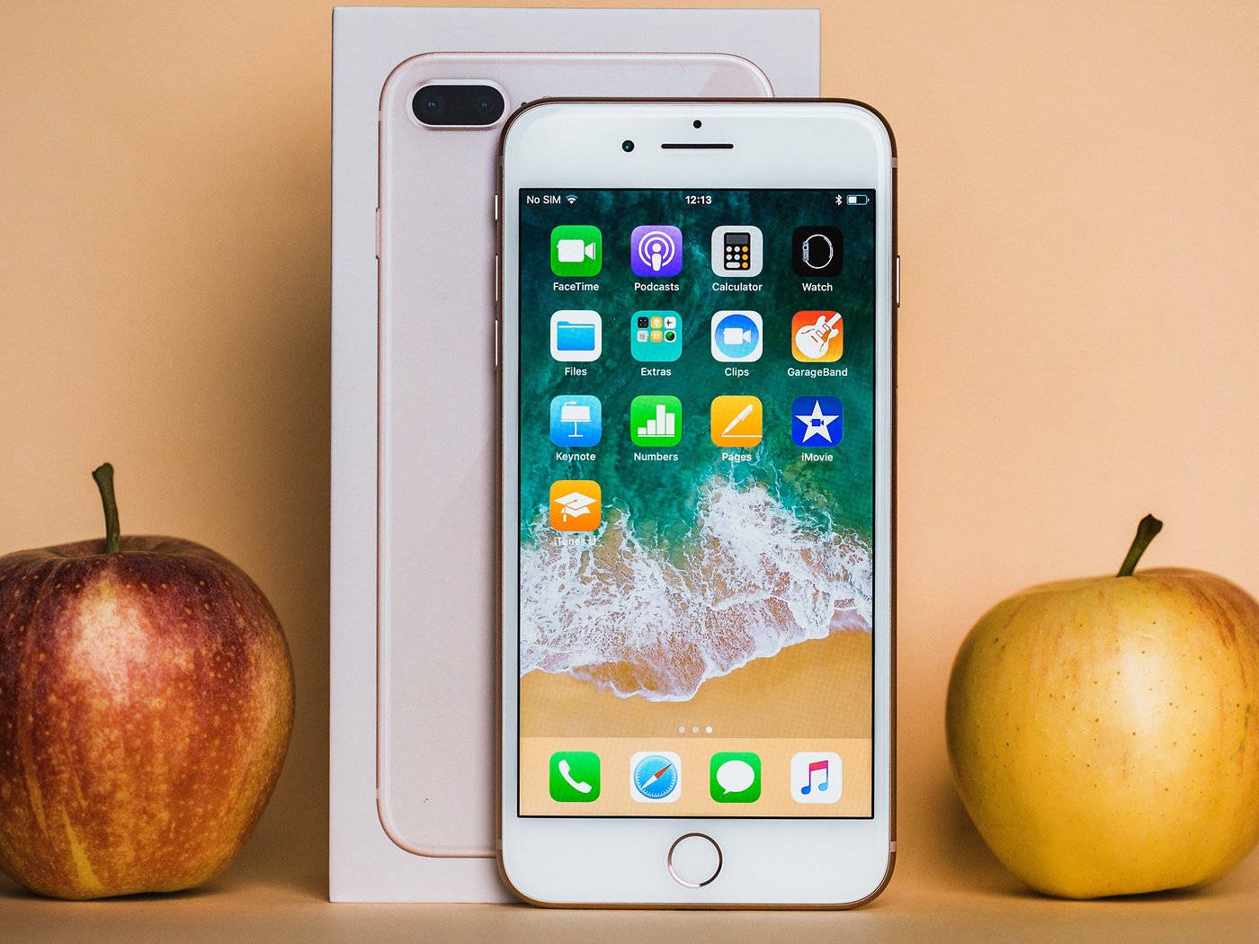 iPhone 8 с яблоками Обои