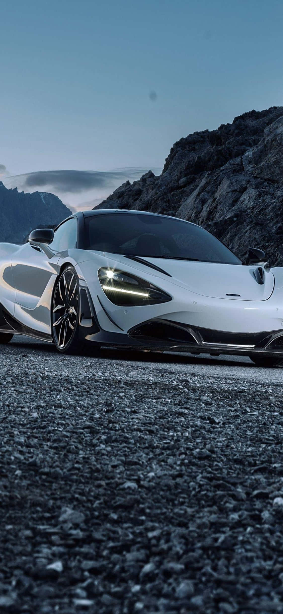 iPhone X McLaren 720s дорожный фон Обои