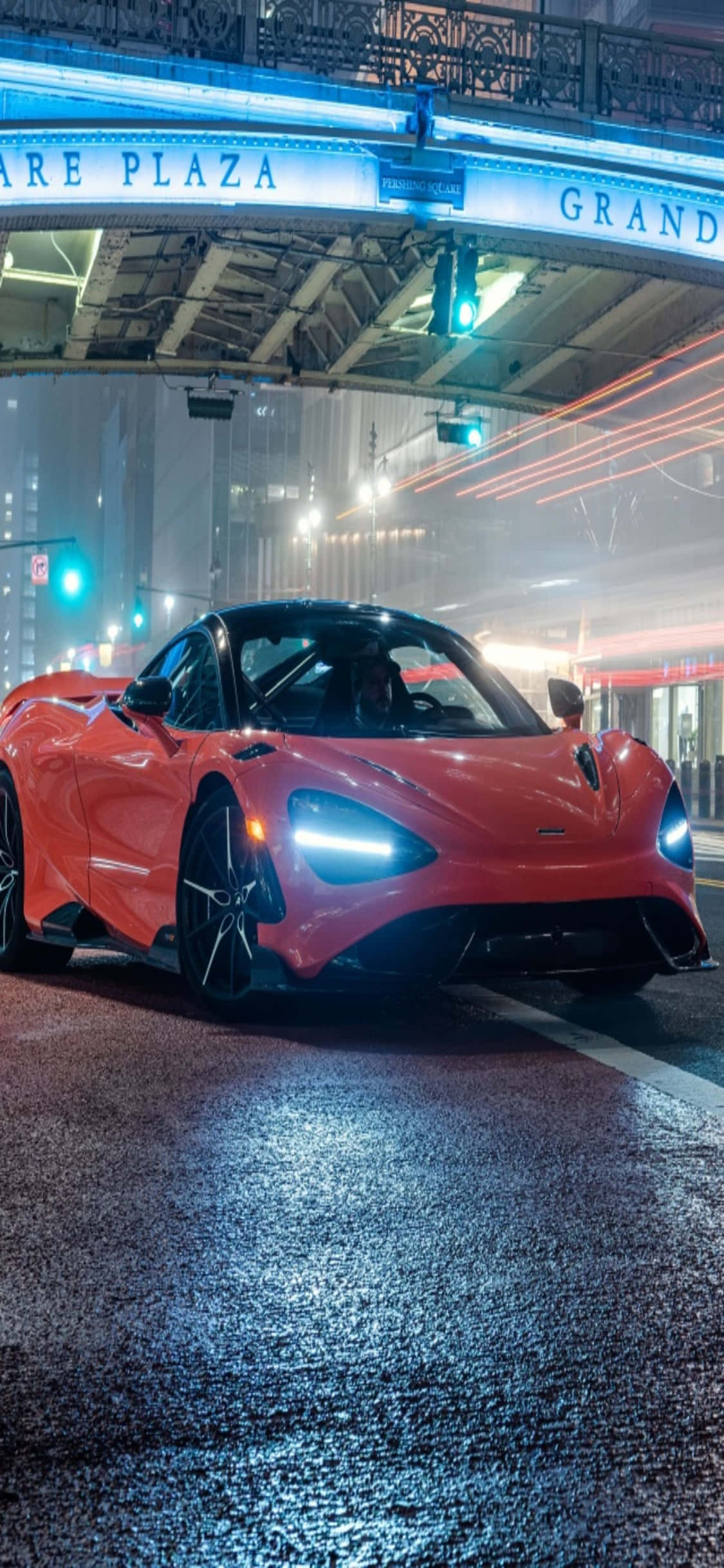iPhone X McLaren 720s фон автомобильной выставки Обои