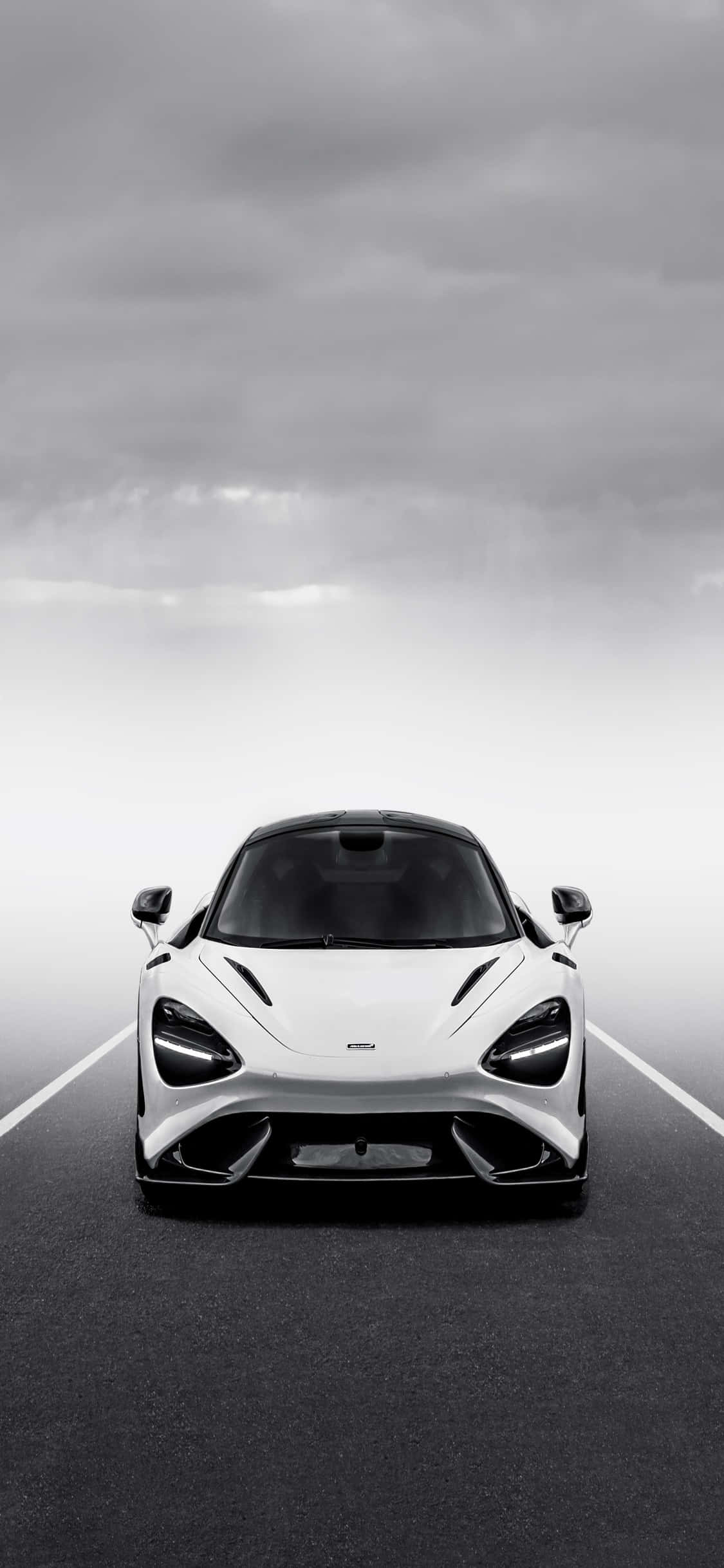 iPhone X McLaren 720s белый фон Обои