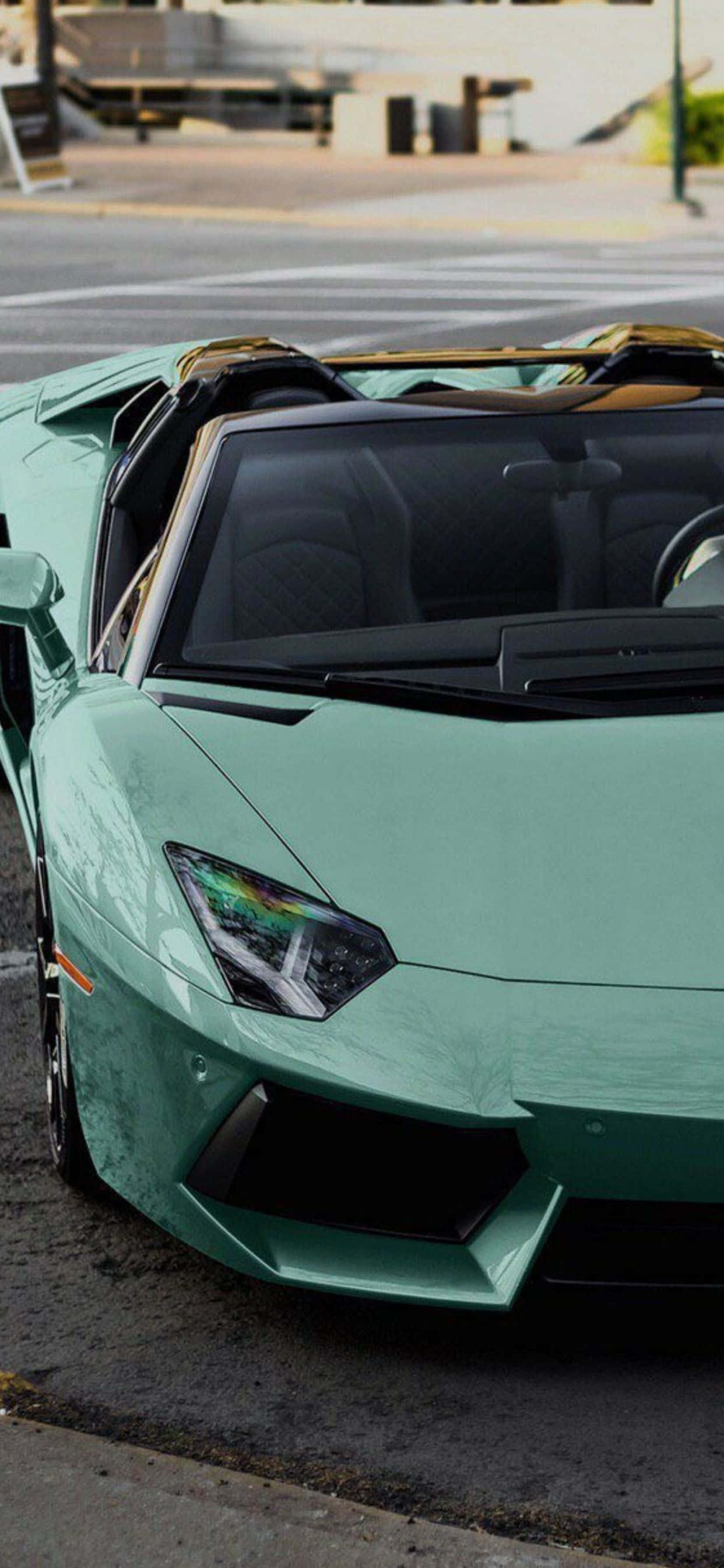 iPhone XS Max Lamborghini светло-голубой фон Обои