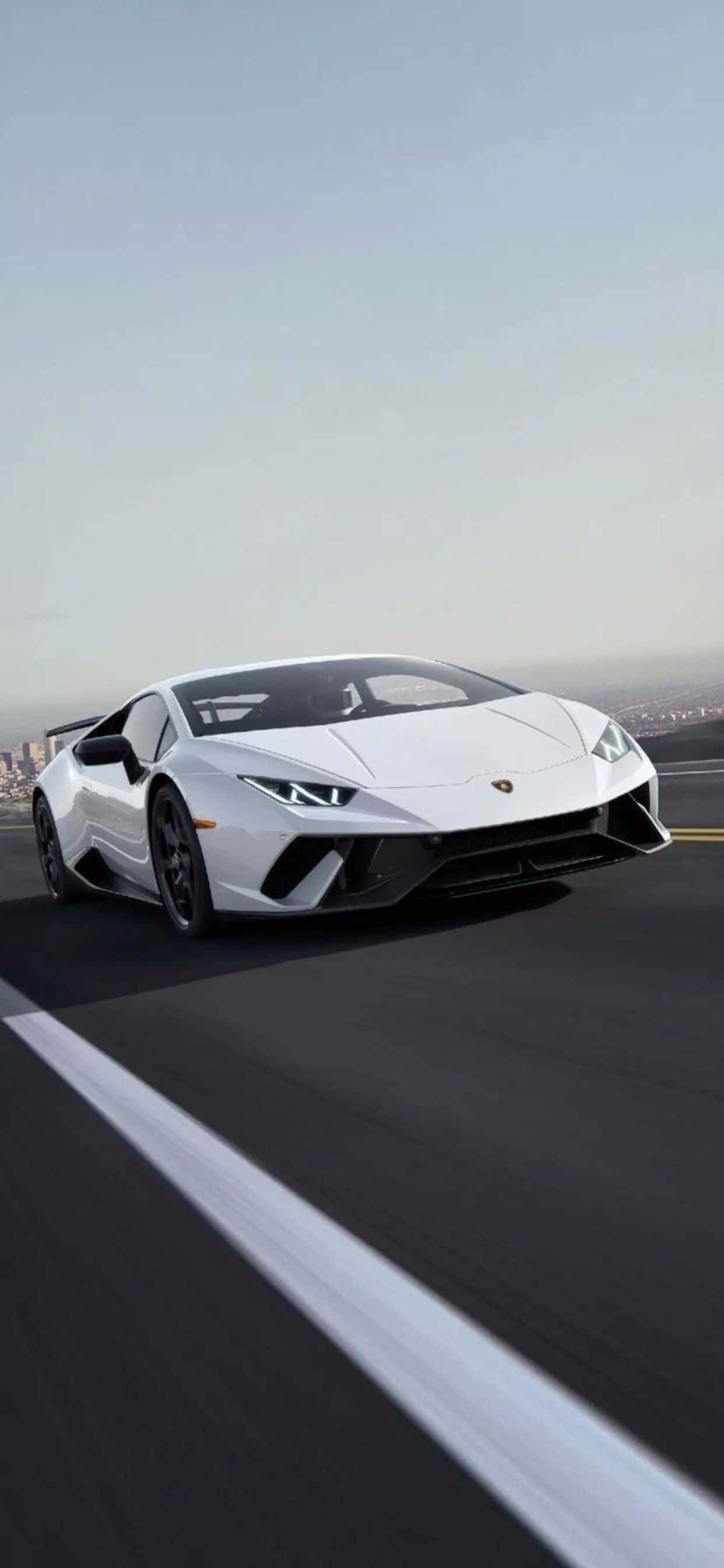 iPhone XS Max Lamborghini Huracan EVO белый фон Обои