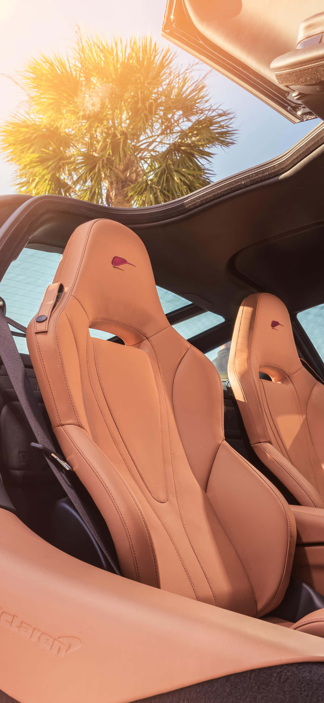"Откройте для себя стиль и мощь с iPhone Xs McLaren 720s" Обои