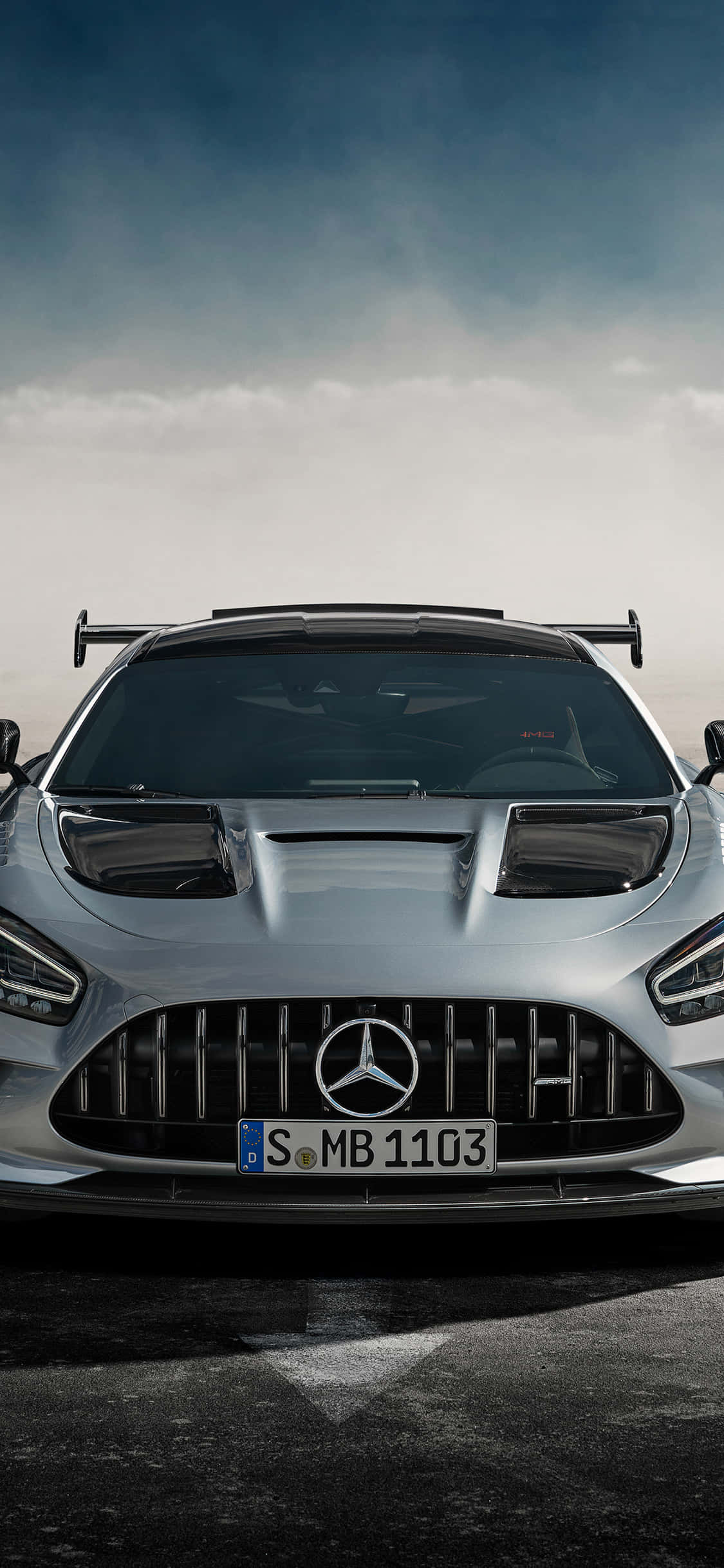 Серебряный iPhone Xs Mercedes Amg фон Обои