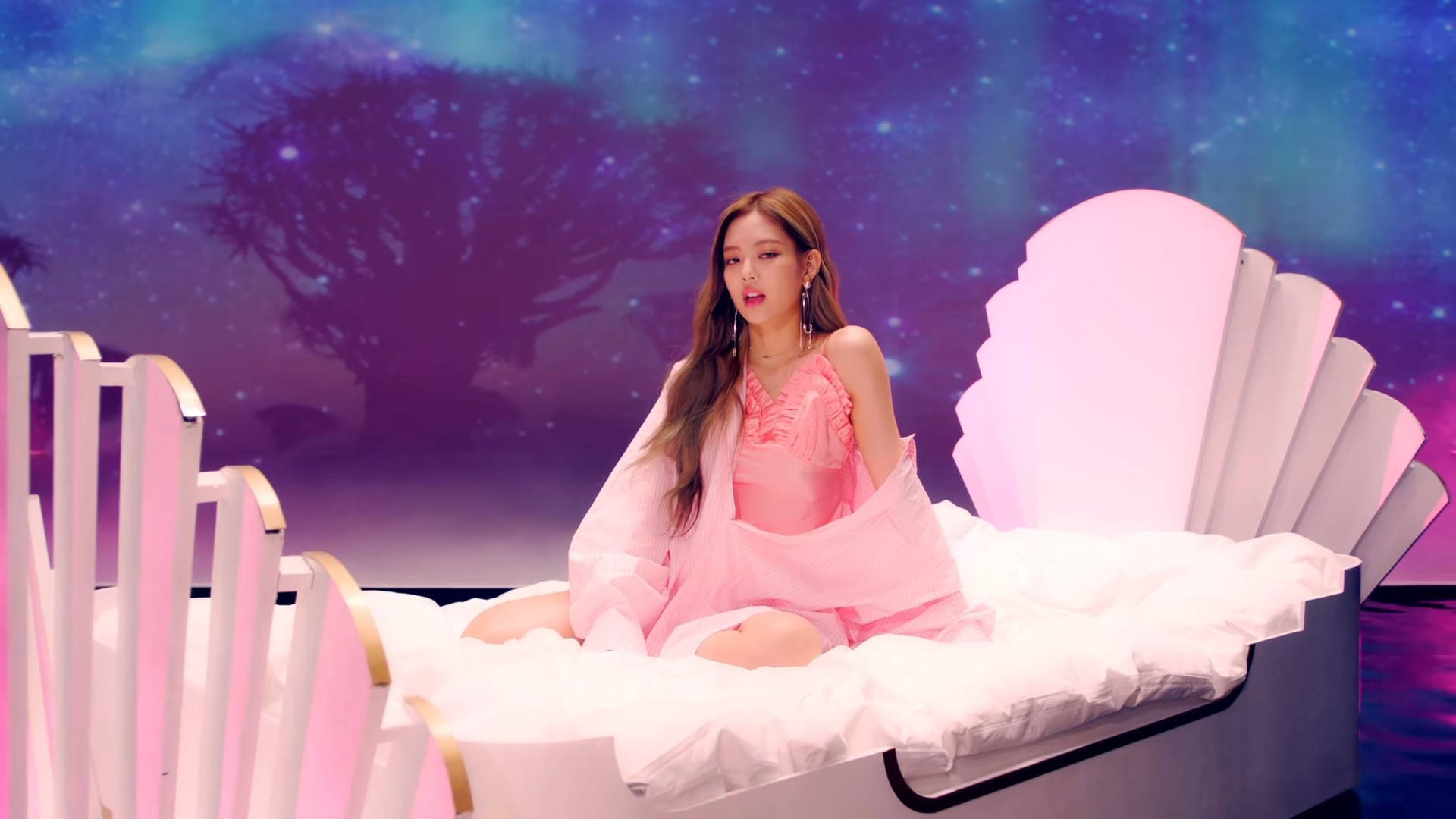 Дженни из K-pop группы Blackpink в музыкальном видео As If It's Your Last Обои
