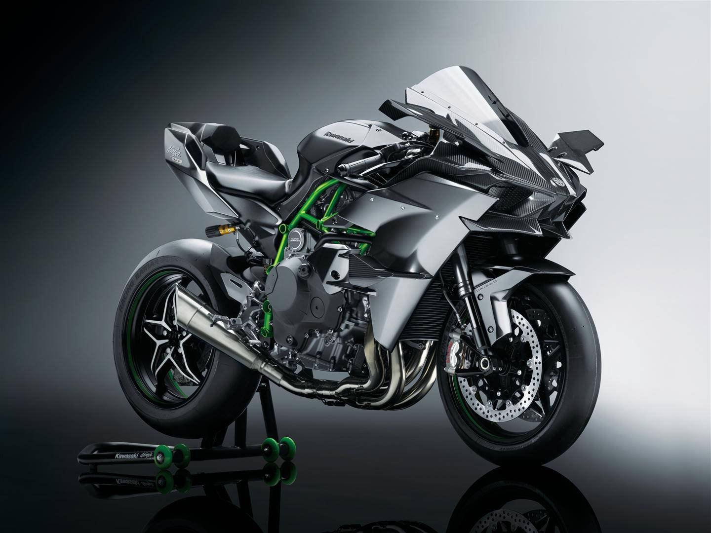 Футуристический черный Kawasaki H2r Обои