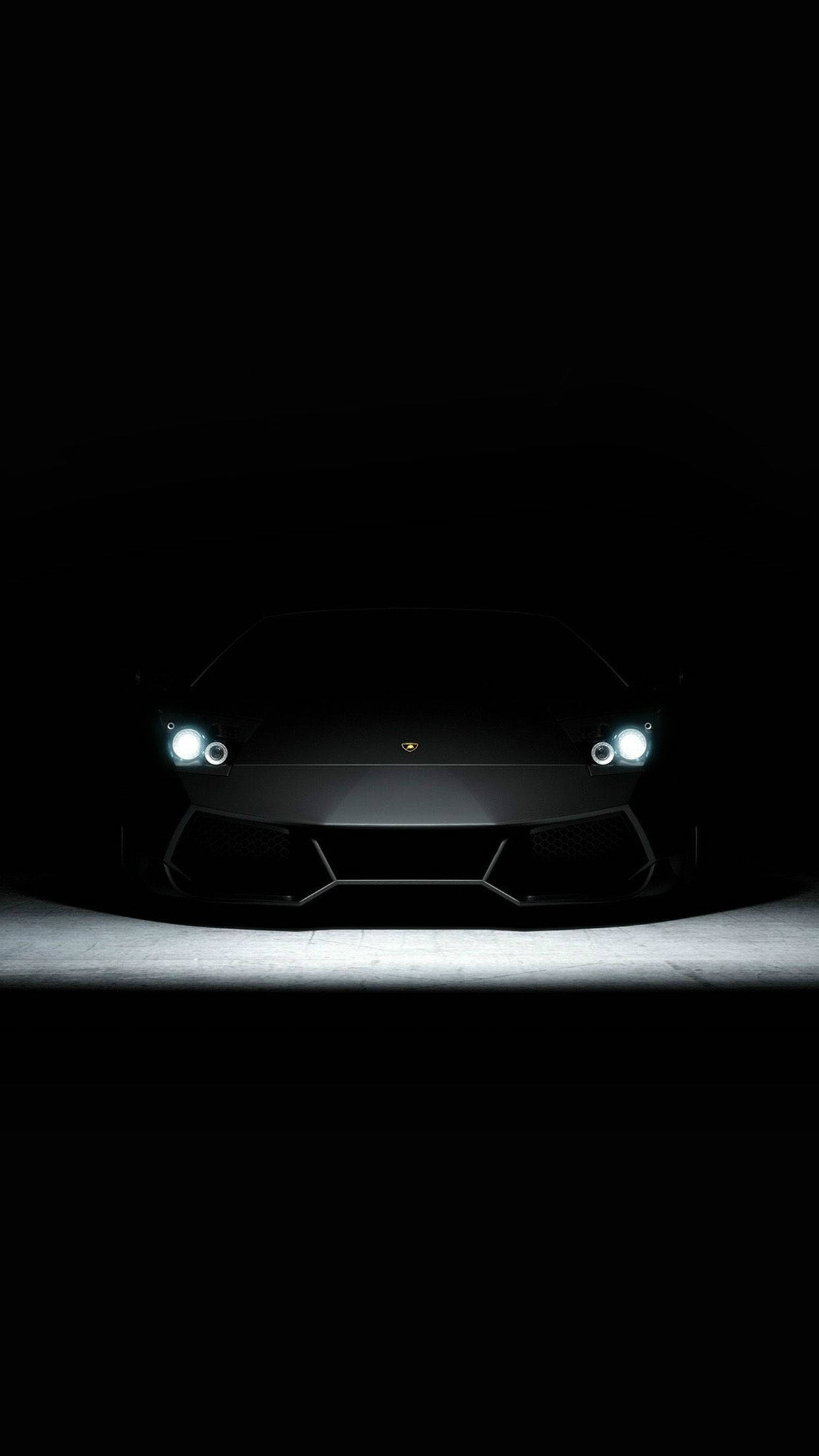 Черный эстетичный Lamborghini с белыми фарами для iPhone Обои