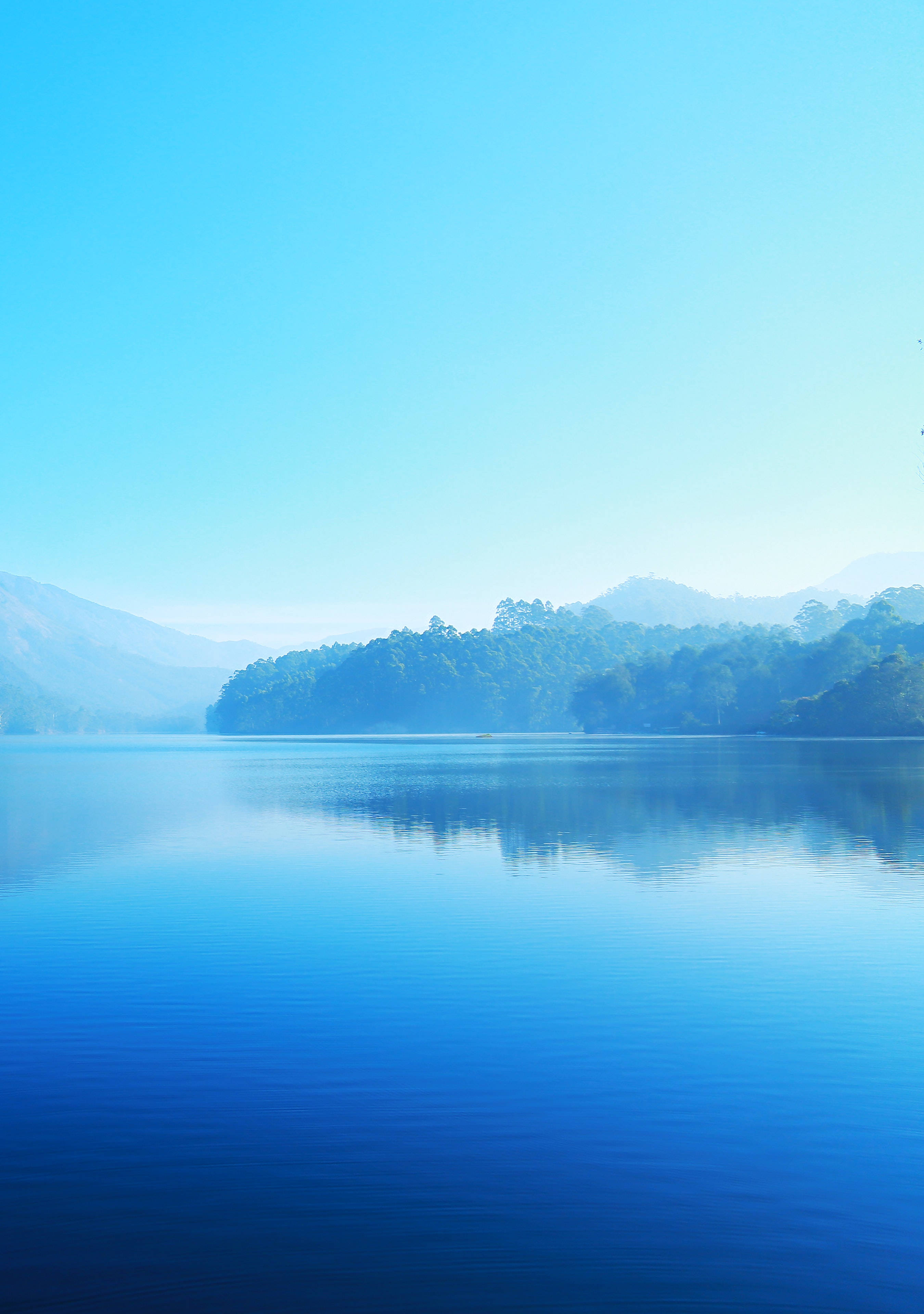 Light Blue Aesthetic Misty Mountains Обои