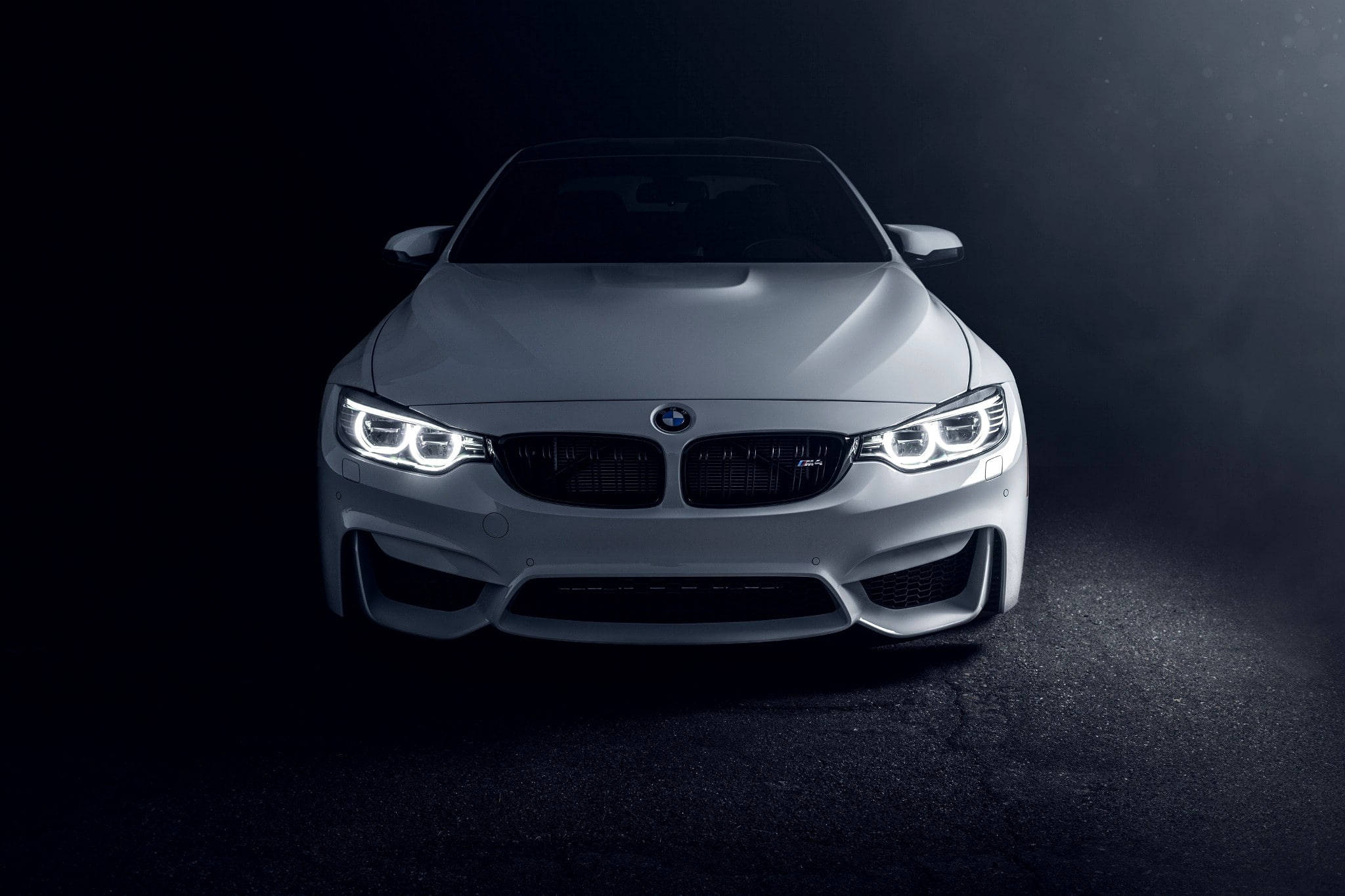 Белый M4 BMW для ноутбука Обои