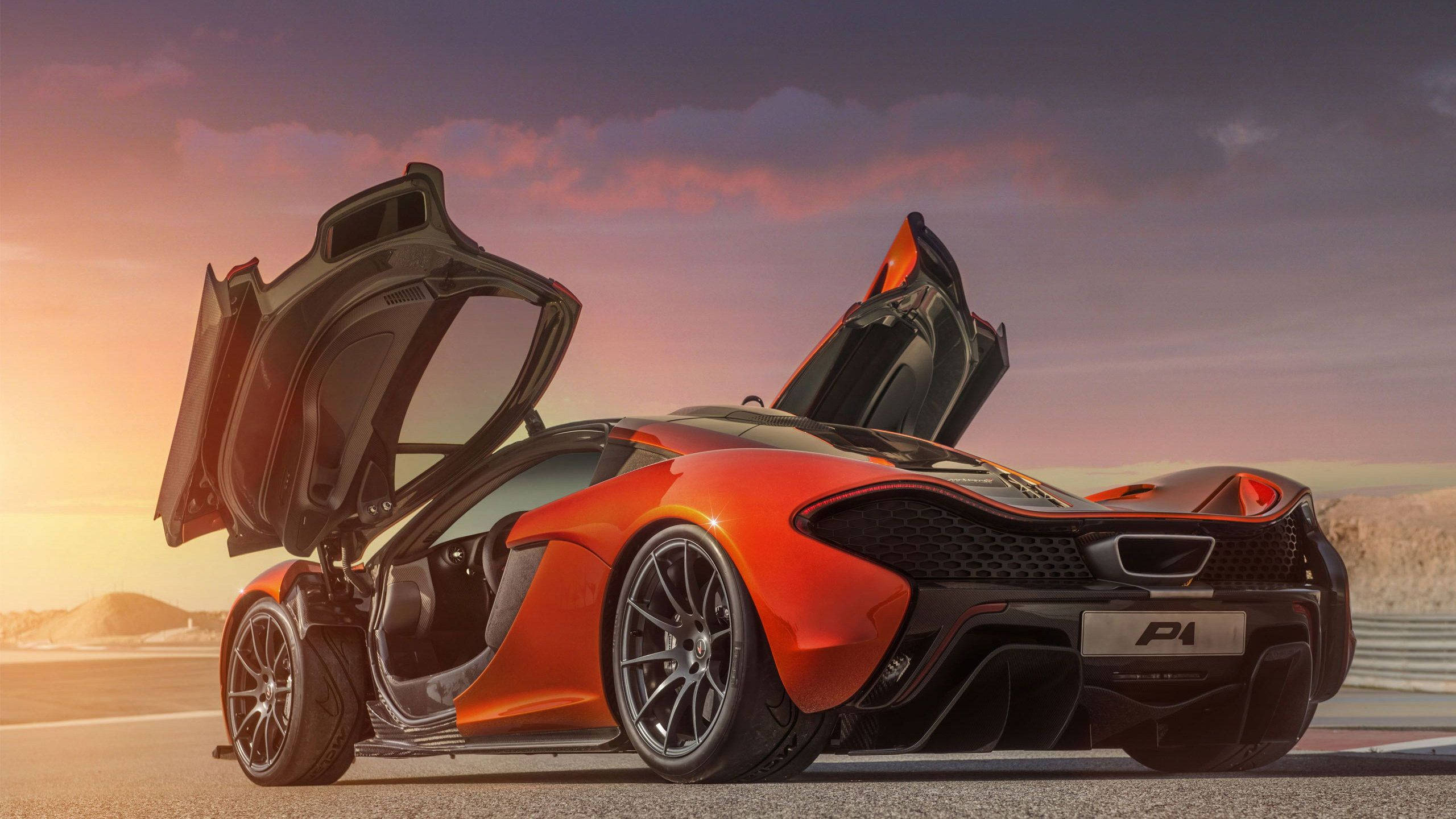 Крутые автомобили McLaren Volcano Обои