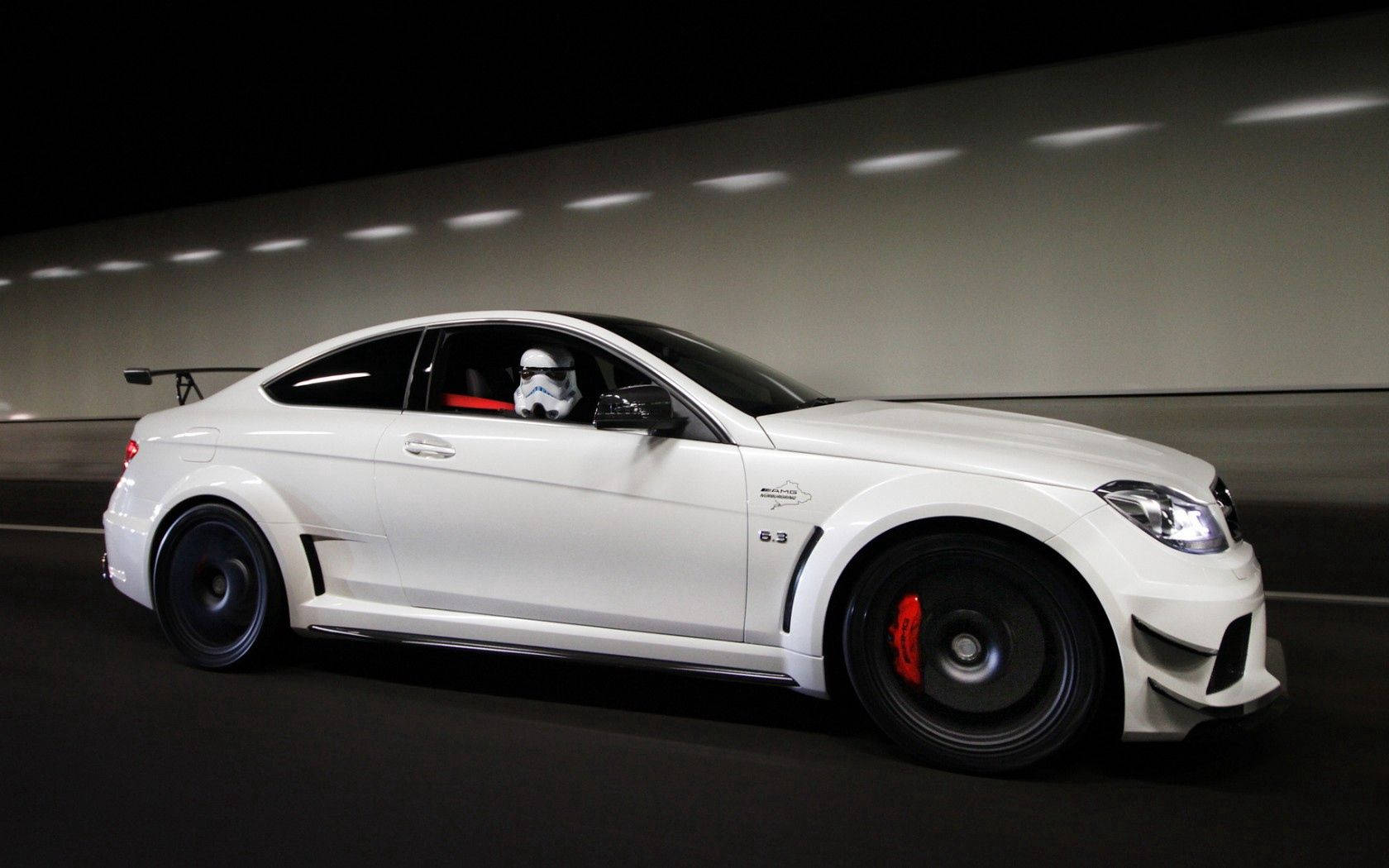 Белый Mercedes Обои