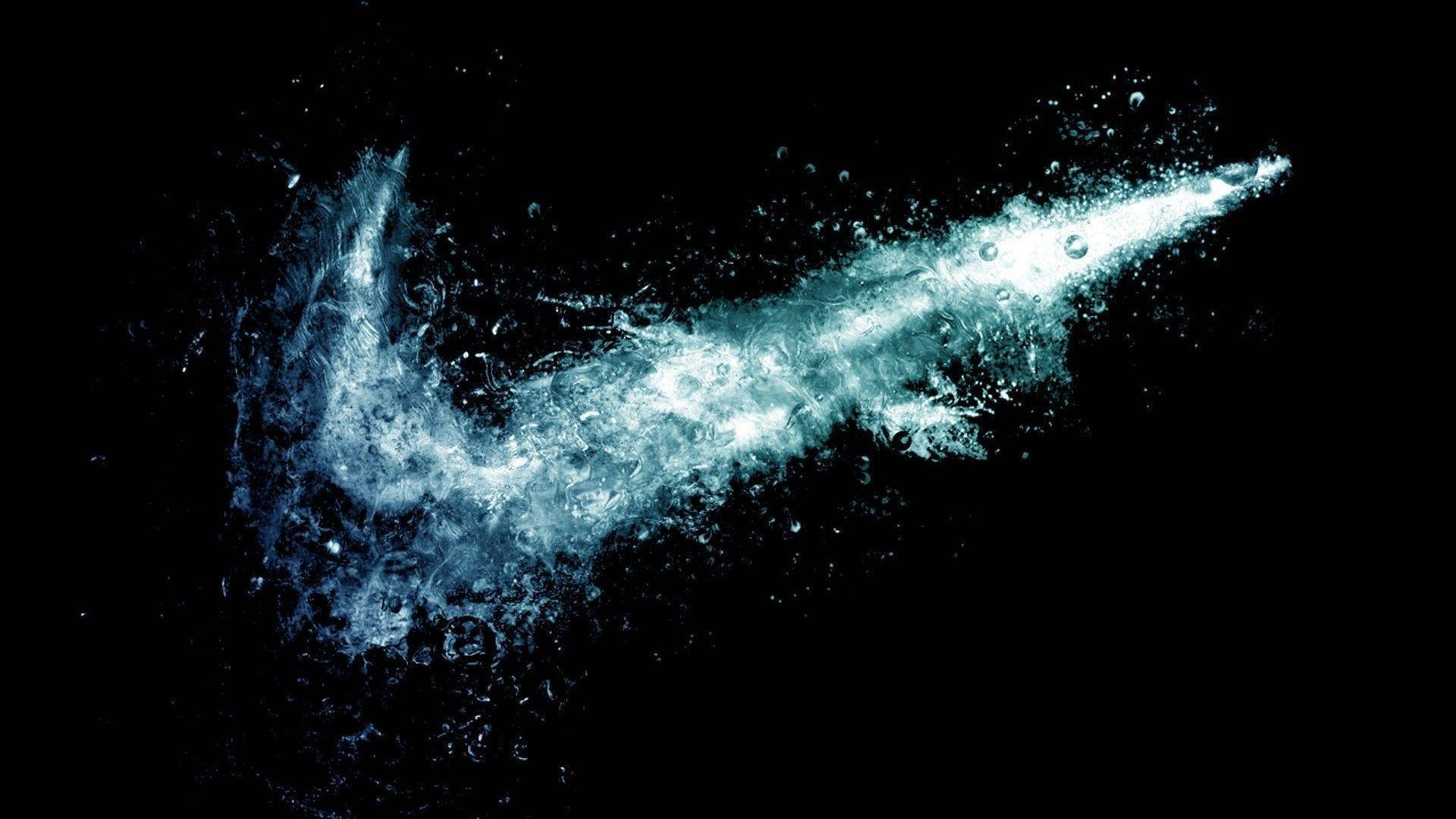 Крутой водяной всплеск Nike Обои