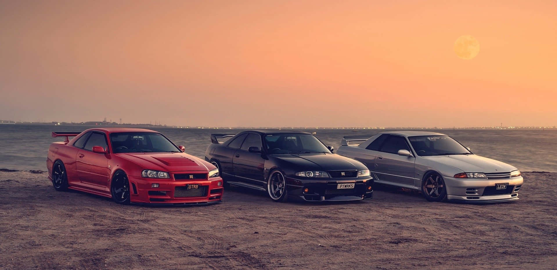 Nissan Skyline R33 GT-R в ожидании своего звездного часа Обои