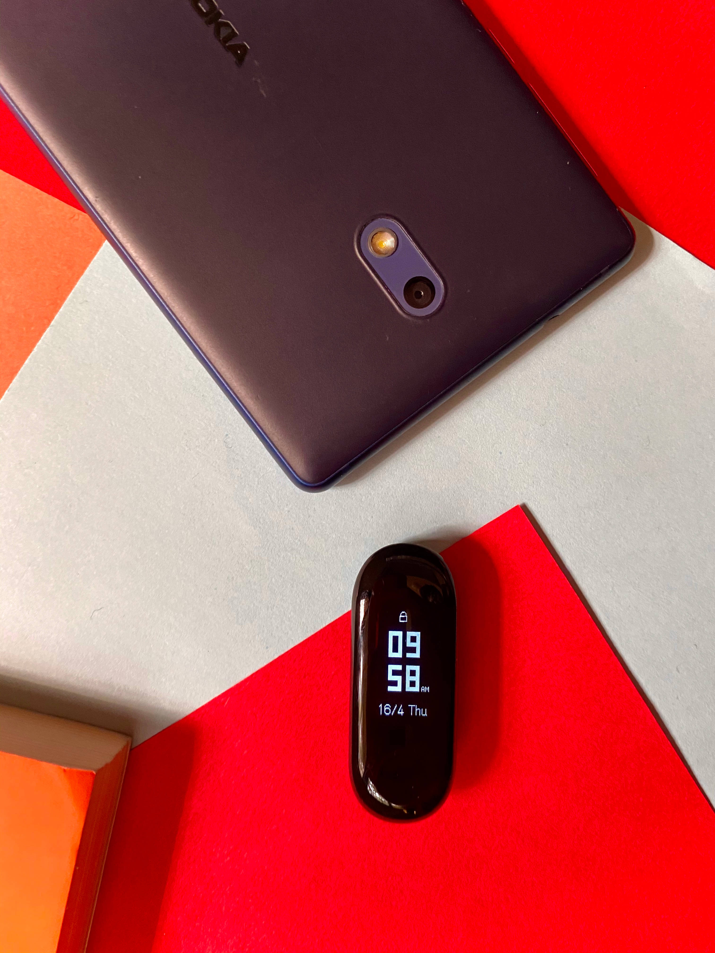 Nokia 3 и браслет Xiaomi Обои