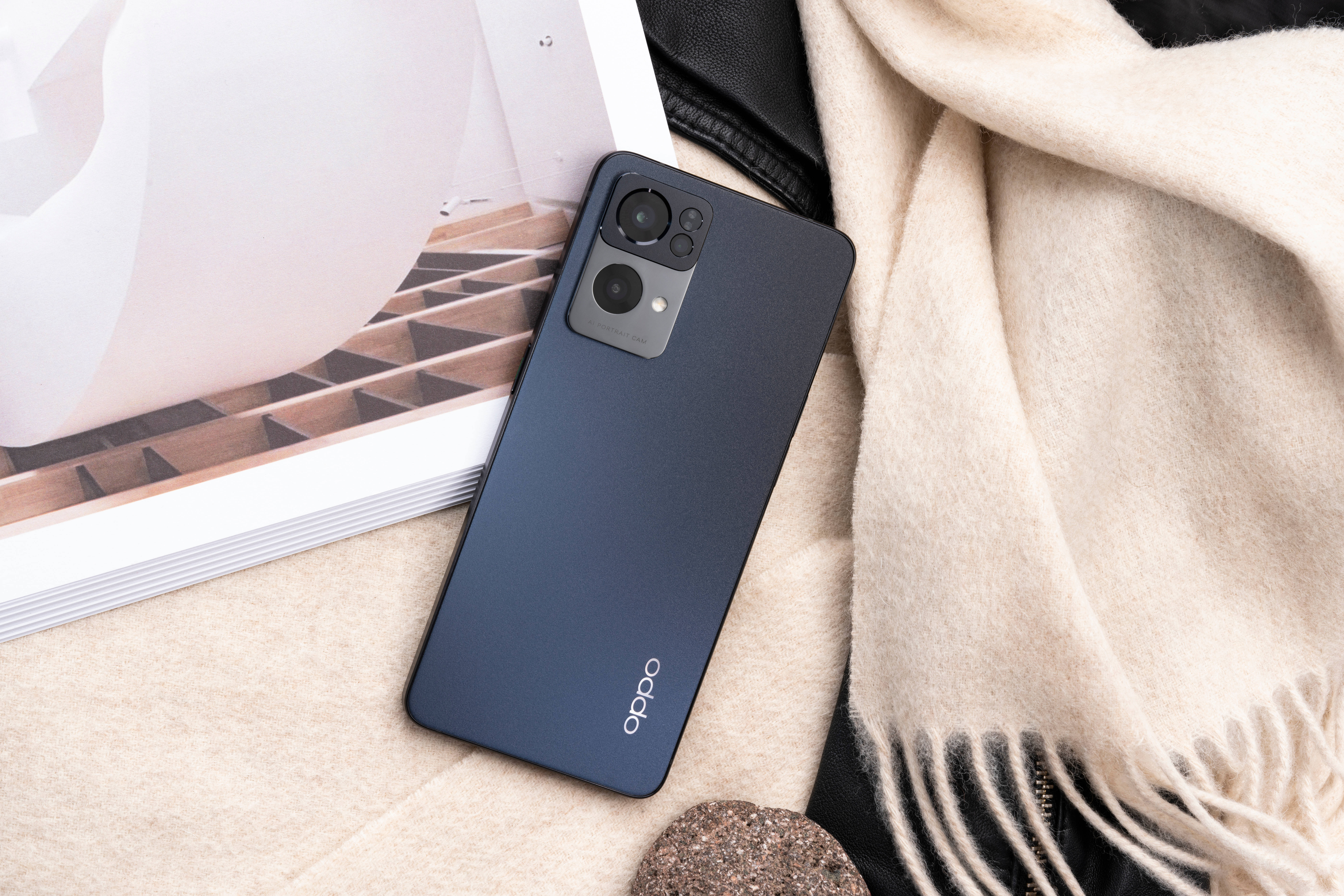 Темно-серый смартфон Oppo Обои
