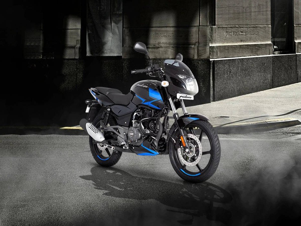 Pulsar 150 на асфальте Обои