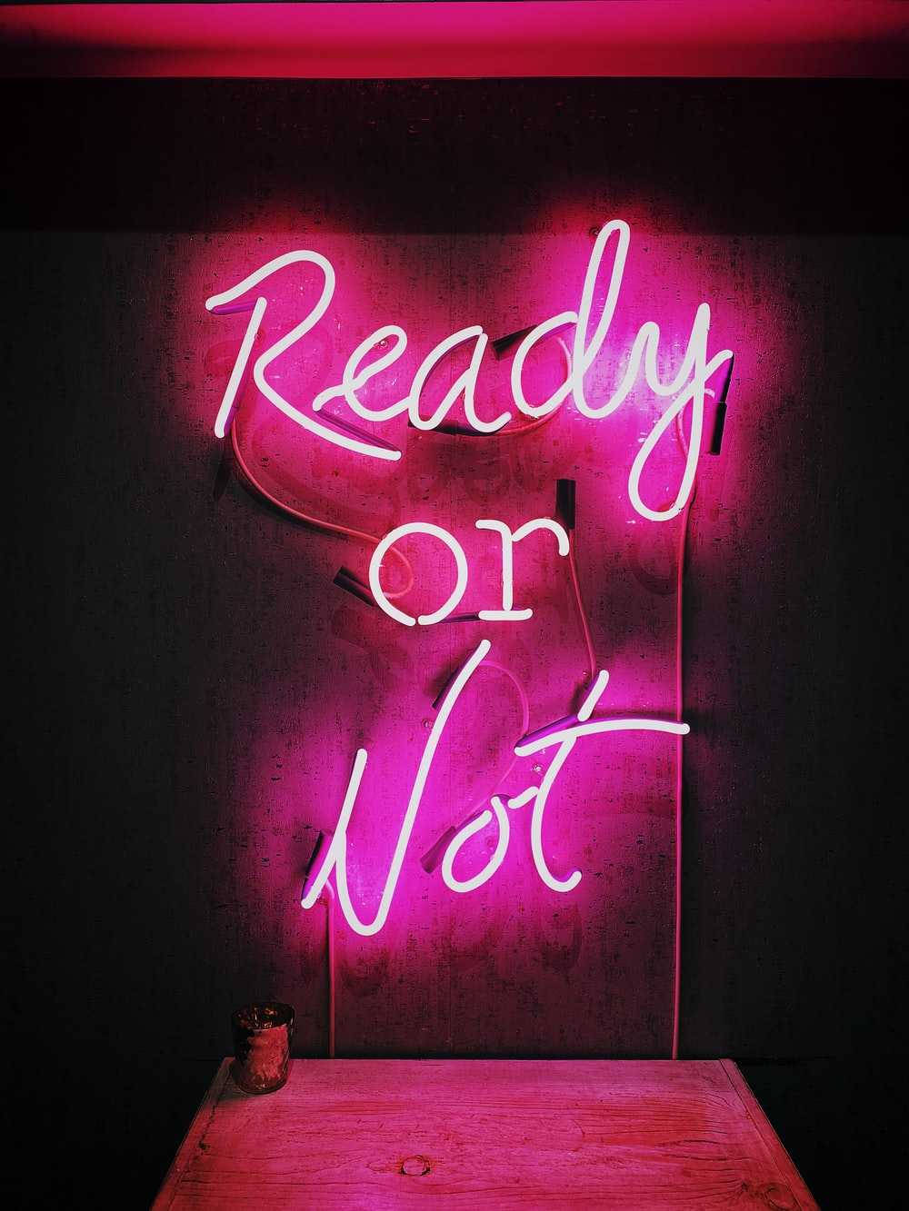 Ready Or Not Горячая розовая эстетика Обои
