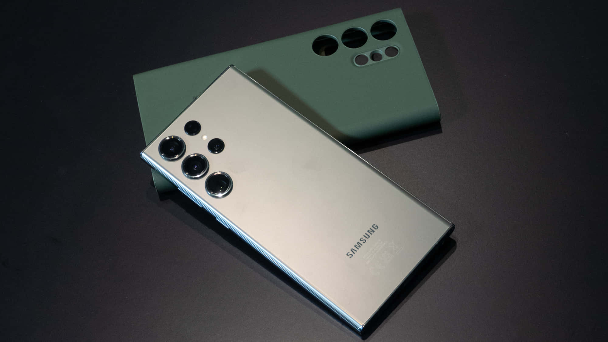 Демонстрация смартфонов Samsung S23 Ultra Обои