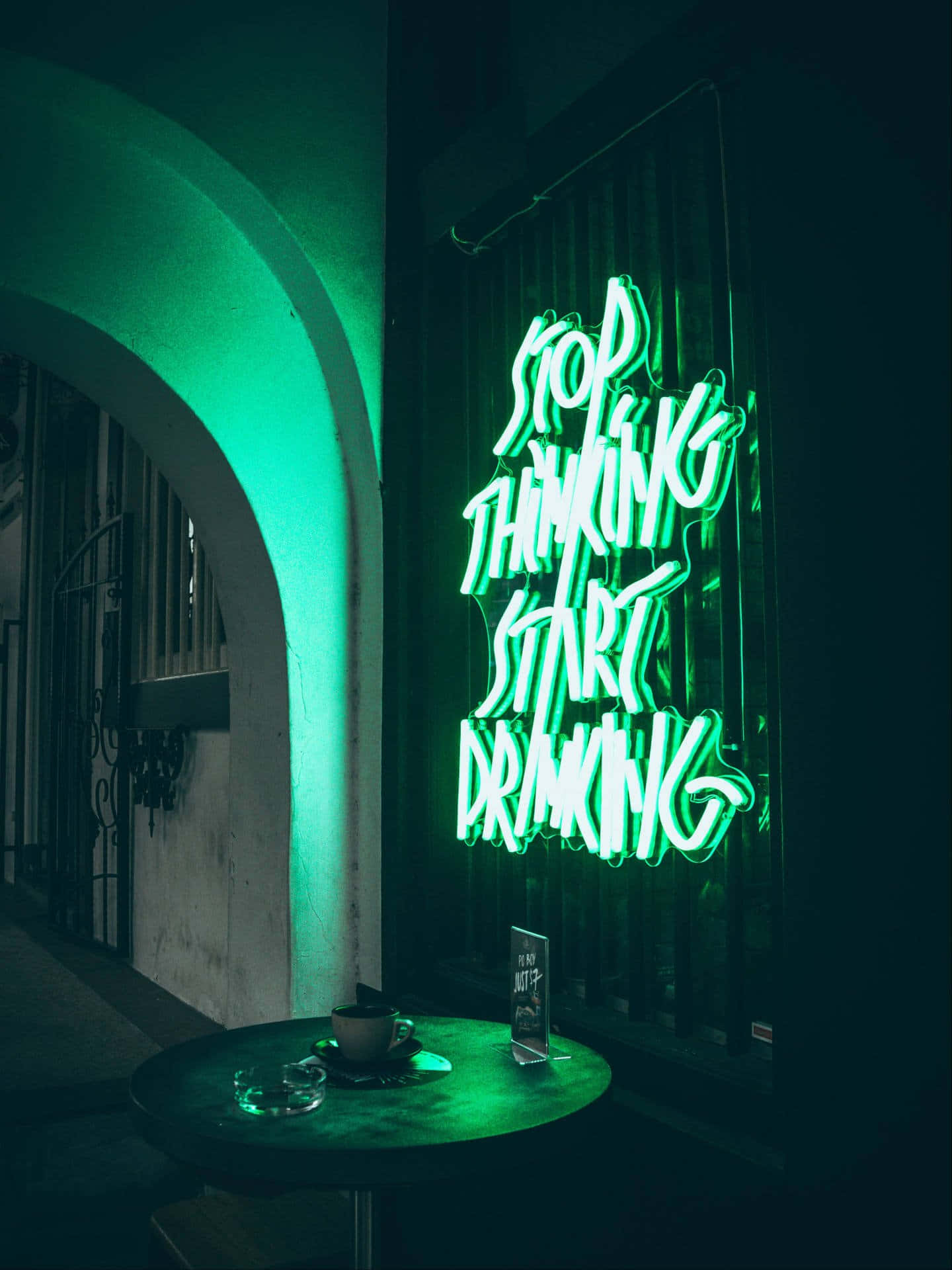 Stop Thinking Start Drinking Зеленый Светодиод Обои